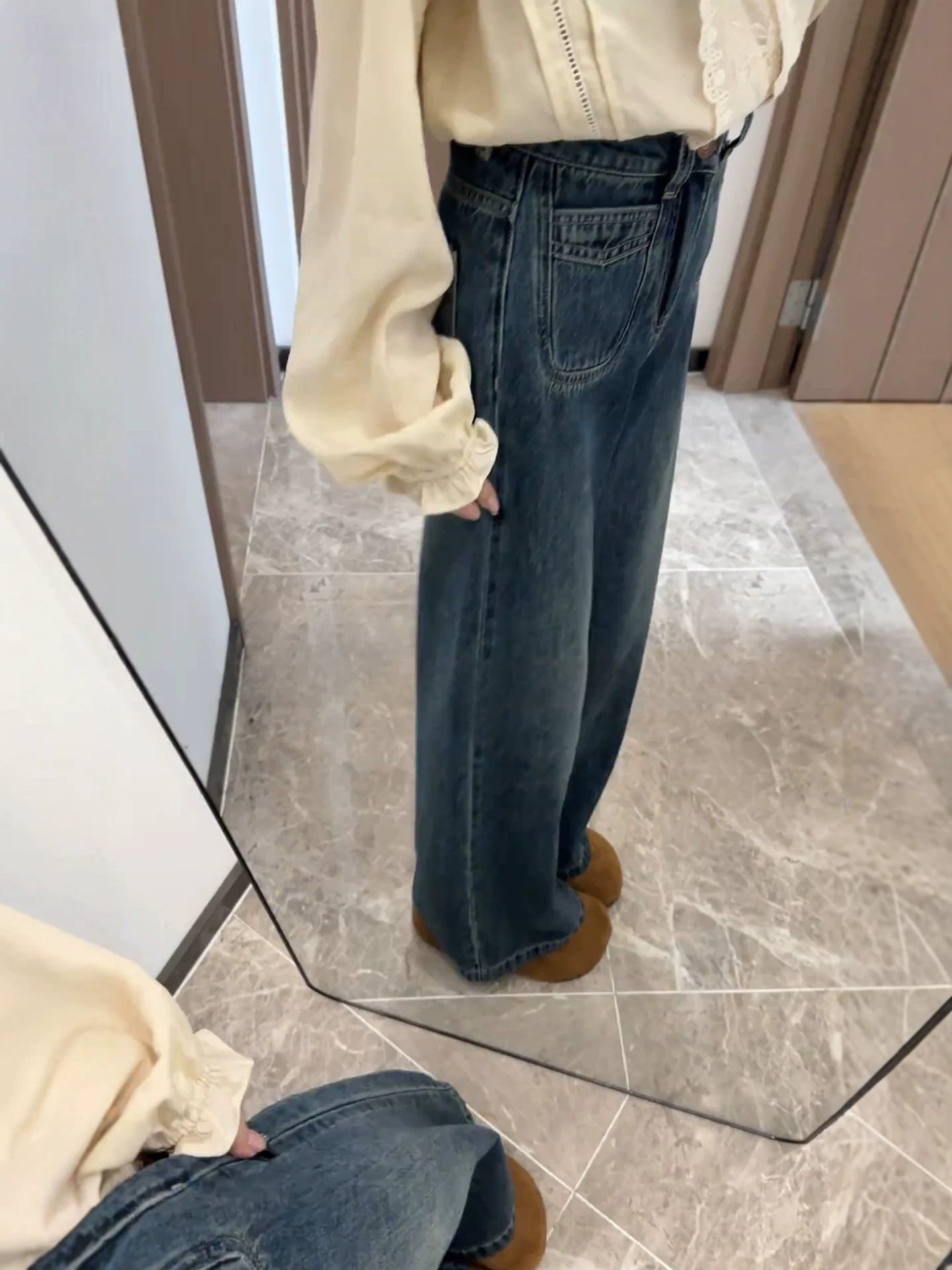 Quần jean ống rộng dày lót lông màu xanh cổ điển dành cho nữ, mùa thu đông, cỡ lớn, lưng cao, dáng rộng, dáng thon gọn, ống thẳng, quần dài đến sàn.