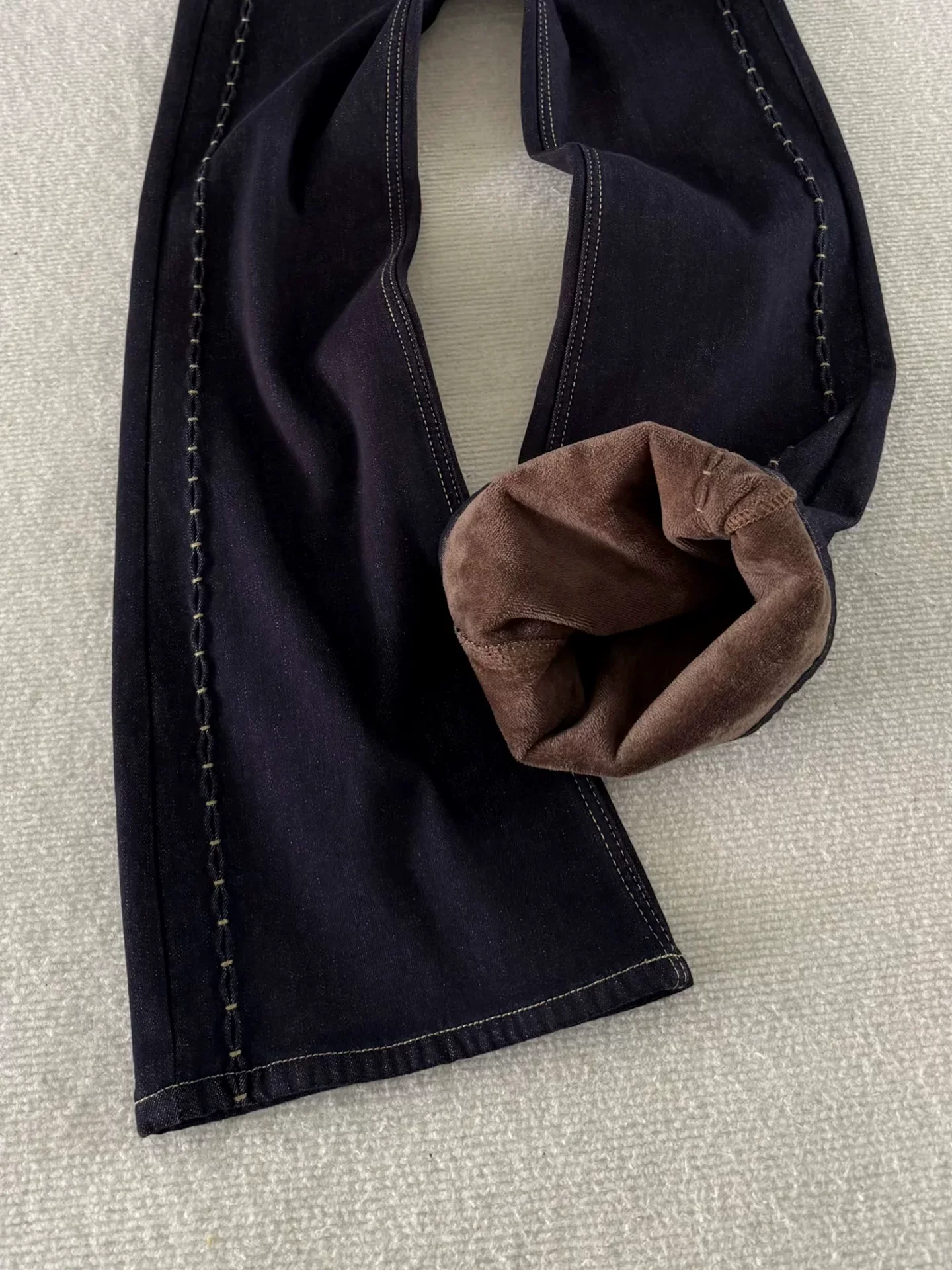 Quần jean xanh denim cạp cao dáng loe dành cho nữ, mùa đông, size lớn, lót lông cừu, dày dặn, tôn dáng, quần dài dáng loe không bó sát.