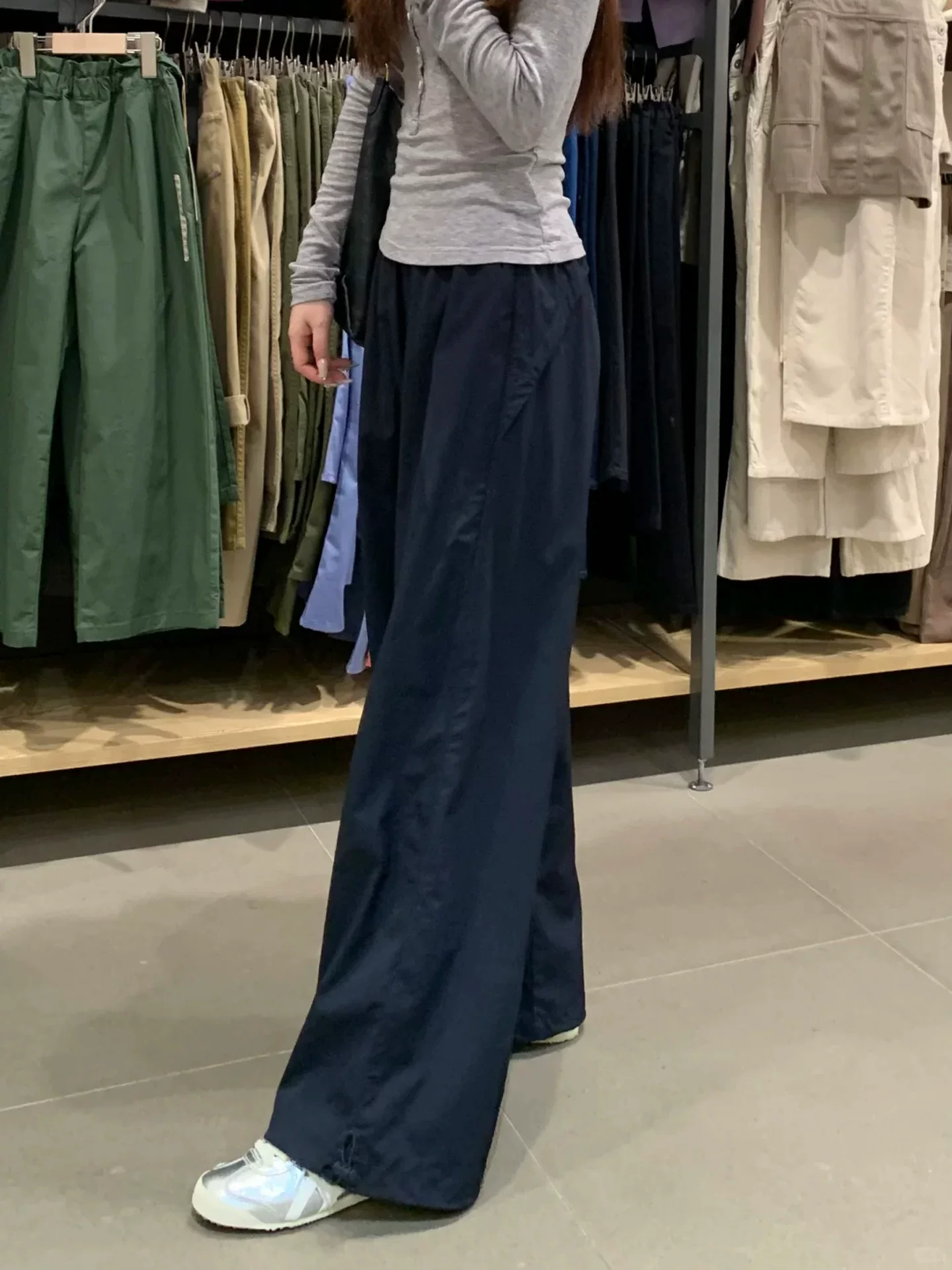 Quần cargo màu xanh hải quân dành cho nữ, cỡ lớn, mặc đầu thu, lưng cao, giảm béo, dáng quả lê, quần ống rộng thể thao