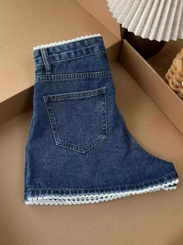 Quần short denim dáng chữ A viền ren, mùa hè 2025, size lớn, cạp cao, rộng rãi, tôn dáng, dành cho người có thân hình quả lê, quần ống rộng, kiểu hot pants