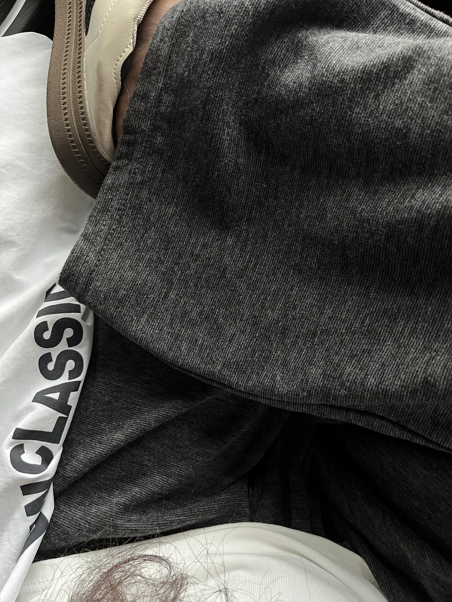 Quần gạo màu xám kiểu lười biếng dành cho nữ, bộ sưu tập mùa thu mới, cỡ lớn, lưng cao, dáng rộng, xếp nếp, giảm béo, quần ống rộng nhỏ nhắn.