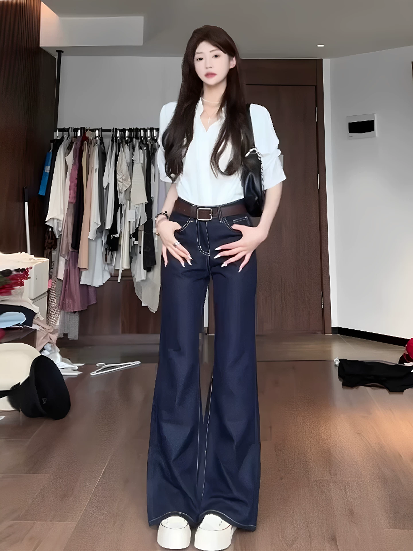 Quần jean xanh đậm dáng loe dành cho nữ, kiểu mỏng mùa hè 2025, size lớn, cạp cao, chất liệu mềm mại, tôn dáng, quần chuông chất liệu lụa đá.