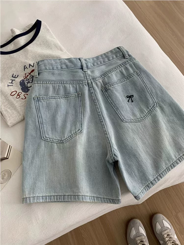 Quần short denim màu sáng dành cho nữ, cỡ lớn mùa hè, kiểu dáng rộng rãi lưng cao hợp thời trang, che hông, quần ống rộng chữ A tôn dáng.