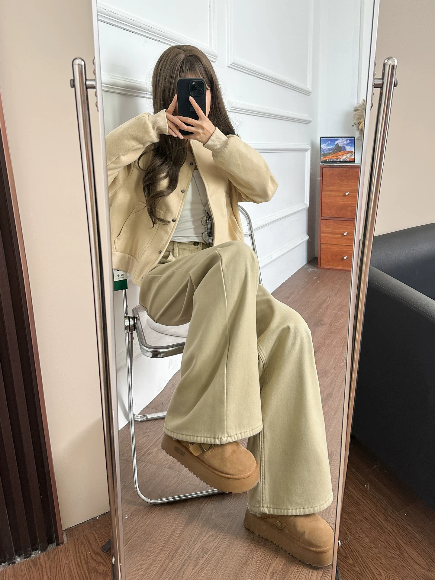 Quần jean ống loe màu kaki cho nữ, mùa thu đông, lót lông cừu, cỡ lớn, lưng cao, che hông, giảm béo, nhỏ nhắn, quần ống chuông