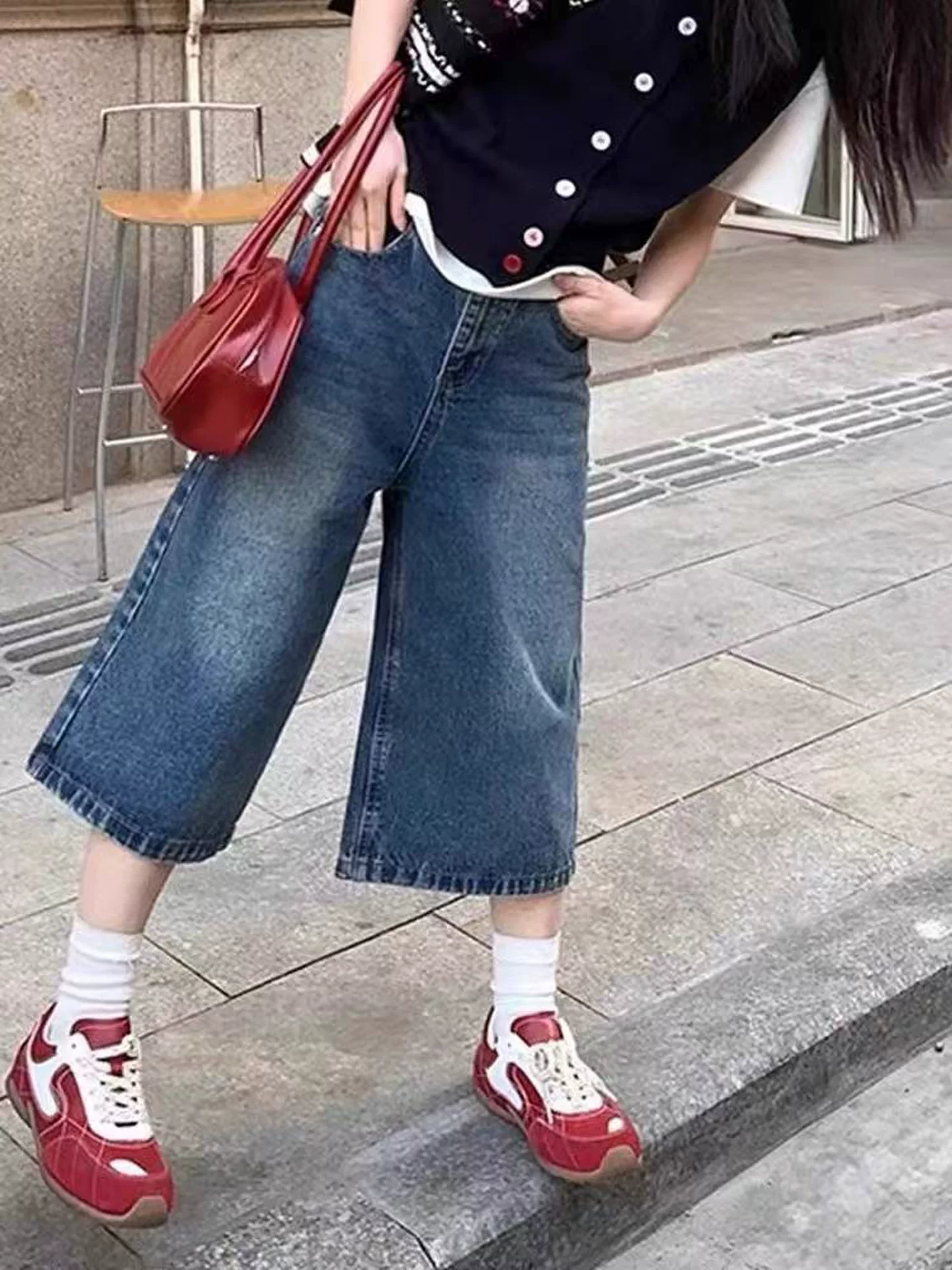 Quần crop màu xanh cổ điển dành cho nữ, quần jean cỡ lớn mùa hè dành cho phụ nữ có đường cong, lưng cao, dáng rộng, thon gọn, ống thẳng, dài tám phần mười, quần dài vừa phải ống rộng.