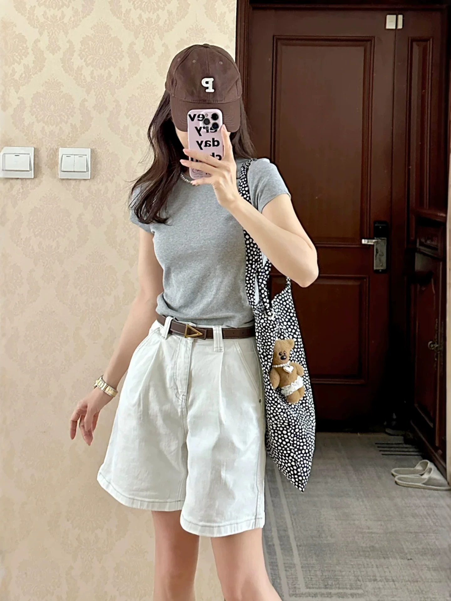 Quần short denim trắng dành cho nữ, kiểu dáng mỏng mùa hè, cỡ lớn, lưng cao, dáng rộng, che hông, giảm béo, quần ống rộng dài đến giữa bắp chân.