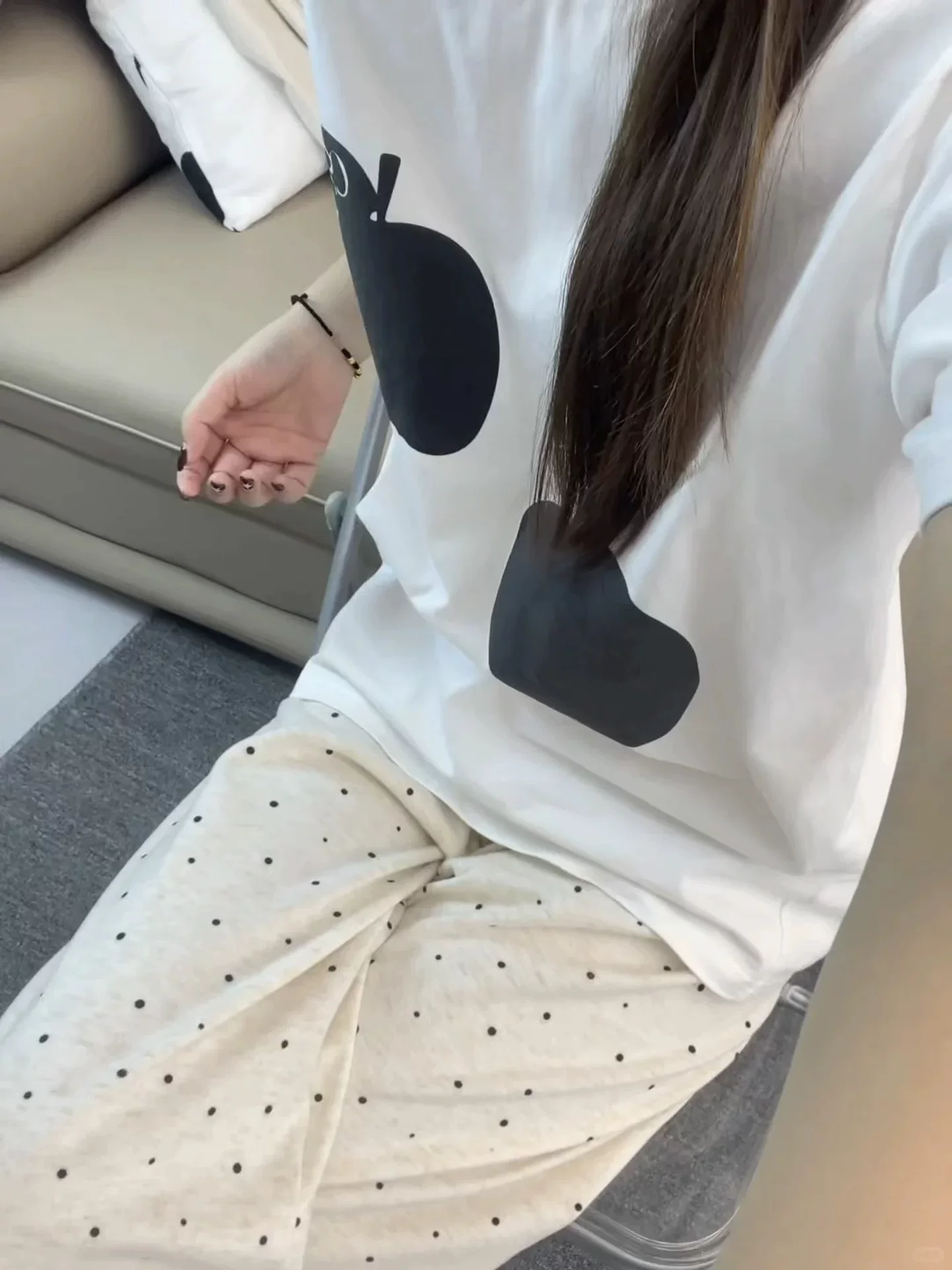 Quần gạo chấm bi màu trắng nhạt dành cho nữ, mùa thu đông, lót lông cừu, dày dặn, cỡ lớn, lưng cao, dáng rộng, quần ống rộng, phong cách giản dị.