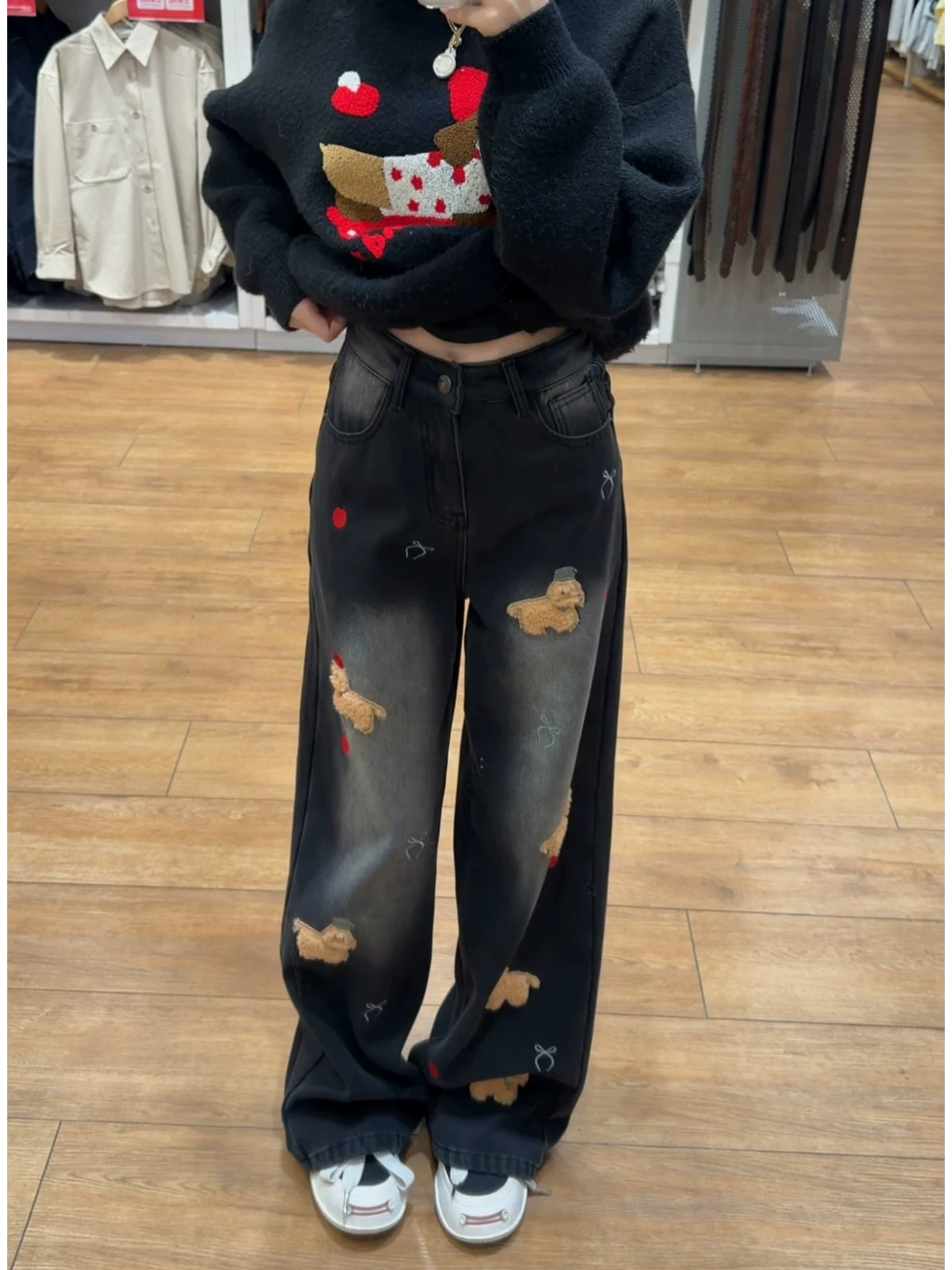 Quần jean ống thẳng dày có lót lông cừu thêu hình chó dành cho nữ, mùa thu đông, cỡ lớn, lưng cao, dáng rộng, giảm béo, quần ống rộng