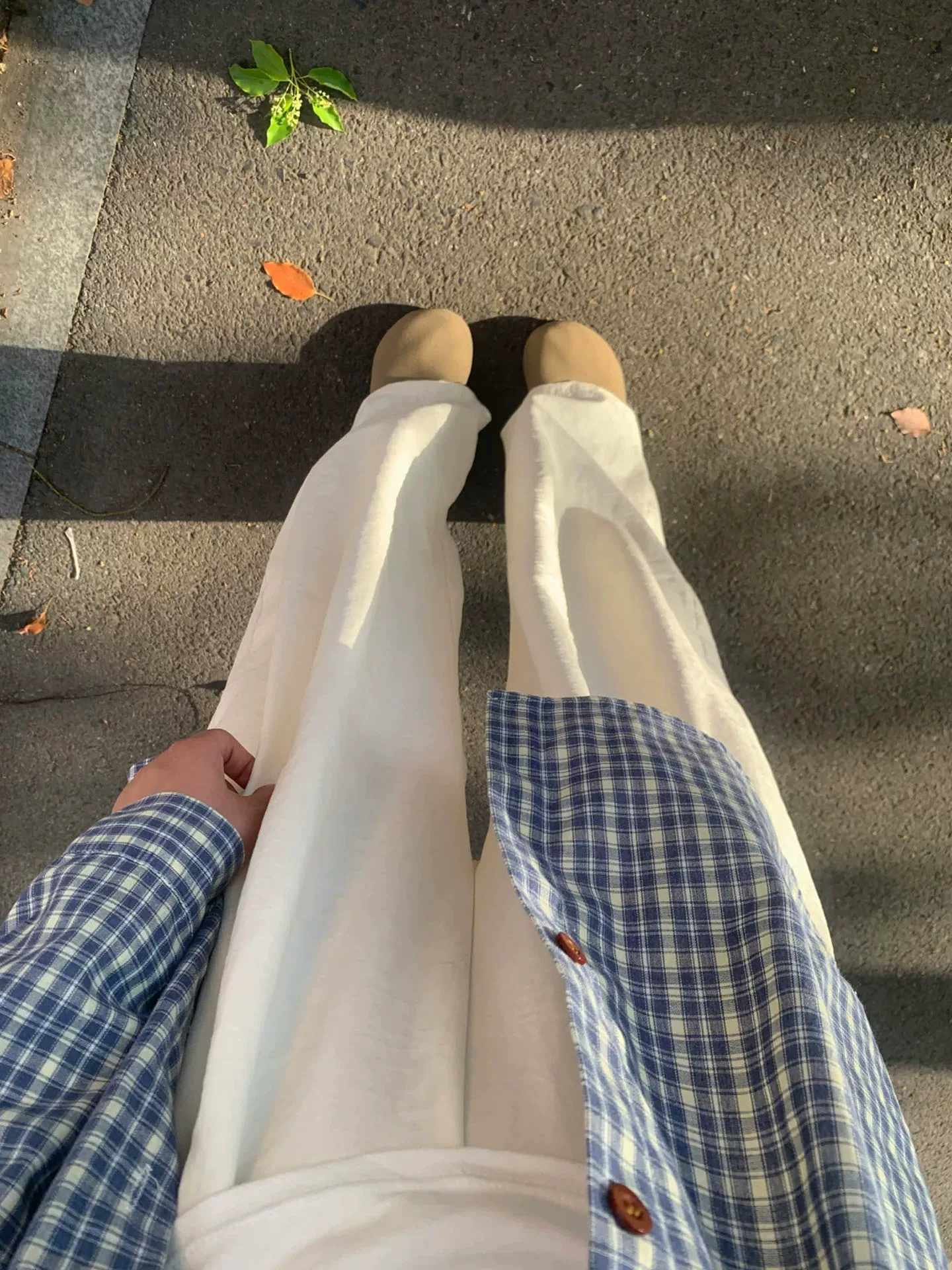 Quần màu trắng chất liệu sữa dành cho nữ, kiểu dáng mỏng mùa hè, cỡ lớn, cạp cao, mềm mại, tôn dáng, quần ống rộng chất liệu lụa đá, mặc thường ngày.