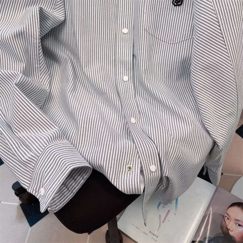 Áo sơ mi đa năng sọc thêu phong cách đại học Hàn Quốc dành cho nữ, áo và áo khoác oversize dành cho cặp đôi cao cấp mùa xuân