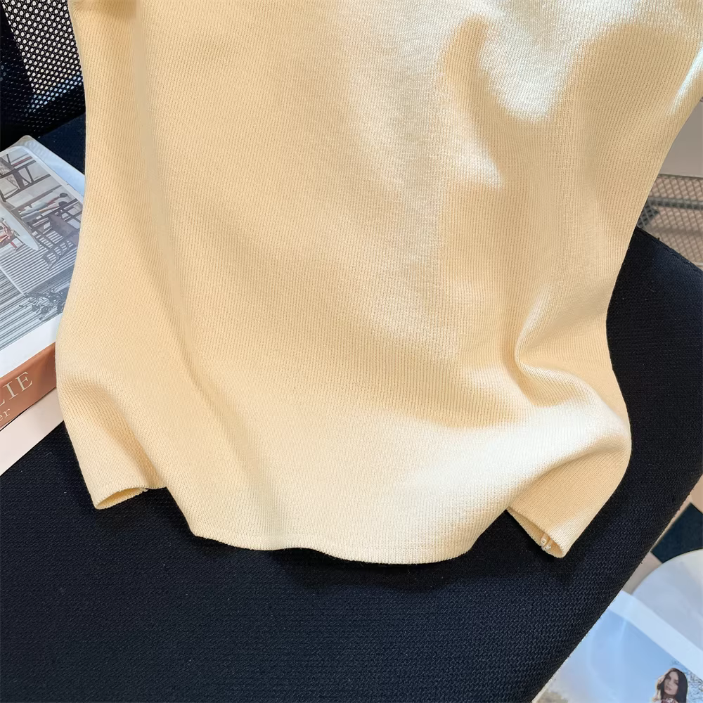 Áo thun nữ dệt kim ôm dáng, tay ngắn, kiểu dáng độc đáo và thời trang, mẫu mới hè 2025, trễ vai đính hạt, áo đẹp.