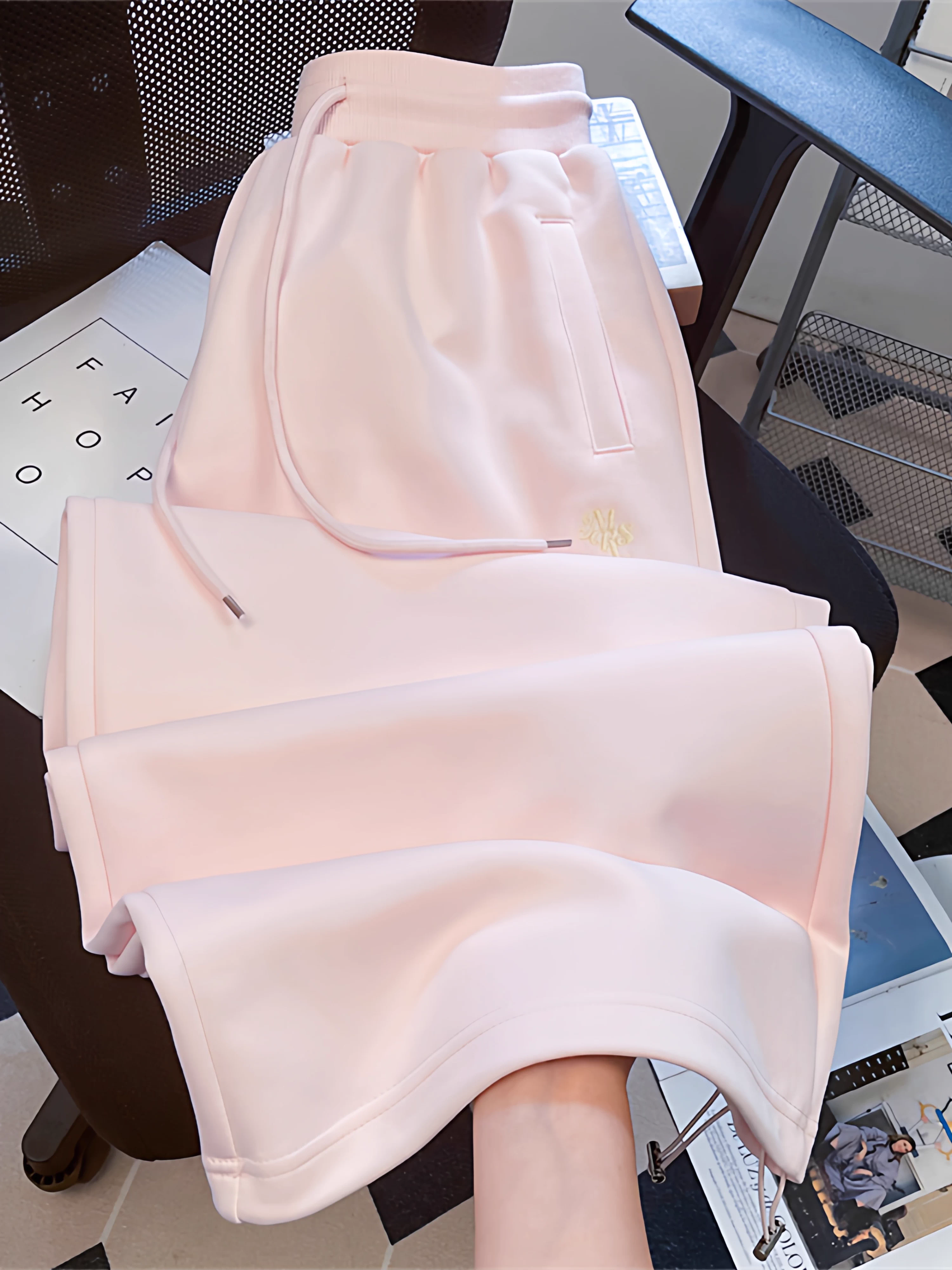 Quần thể thao dây rút đơn giản theo phong cách retro của Mỹ dành cho nữ, quần dài ống rộng màu hồng mùa thu đa năng, phong cách giản dị