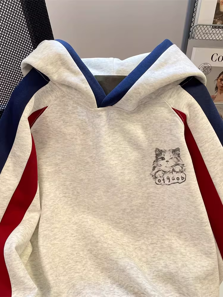 Áo nỉ có mũ trùm đầu màu sắc phối hợp theo phong cách retro của Mỹ dành cho nữ, thiết kế dày dặn và lót lông cừu mới cho mùa thu đông, áo kiểu độc đáo.