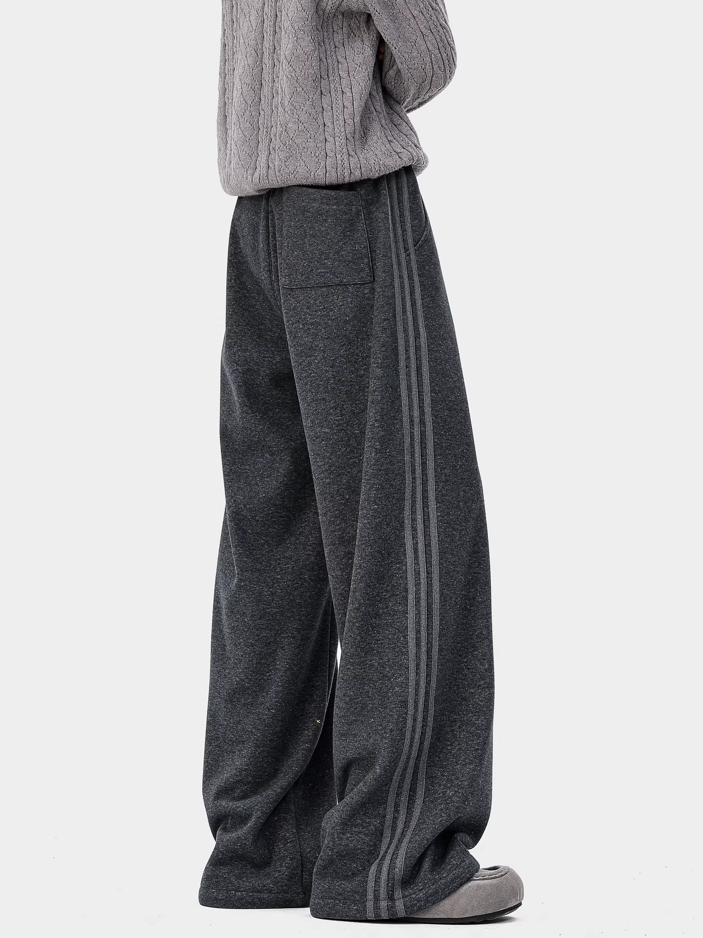 Ngộ Không có sẵn quần thể thao nam chất liệu nỉ dày dặn, kiểu dáng hiện đại, kẻ sọc, ấm áp, dáng rộng, phong cách vintage.