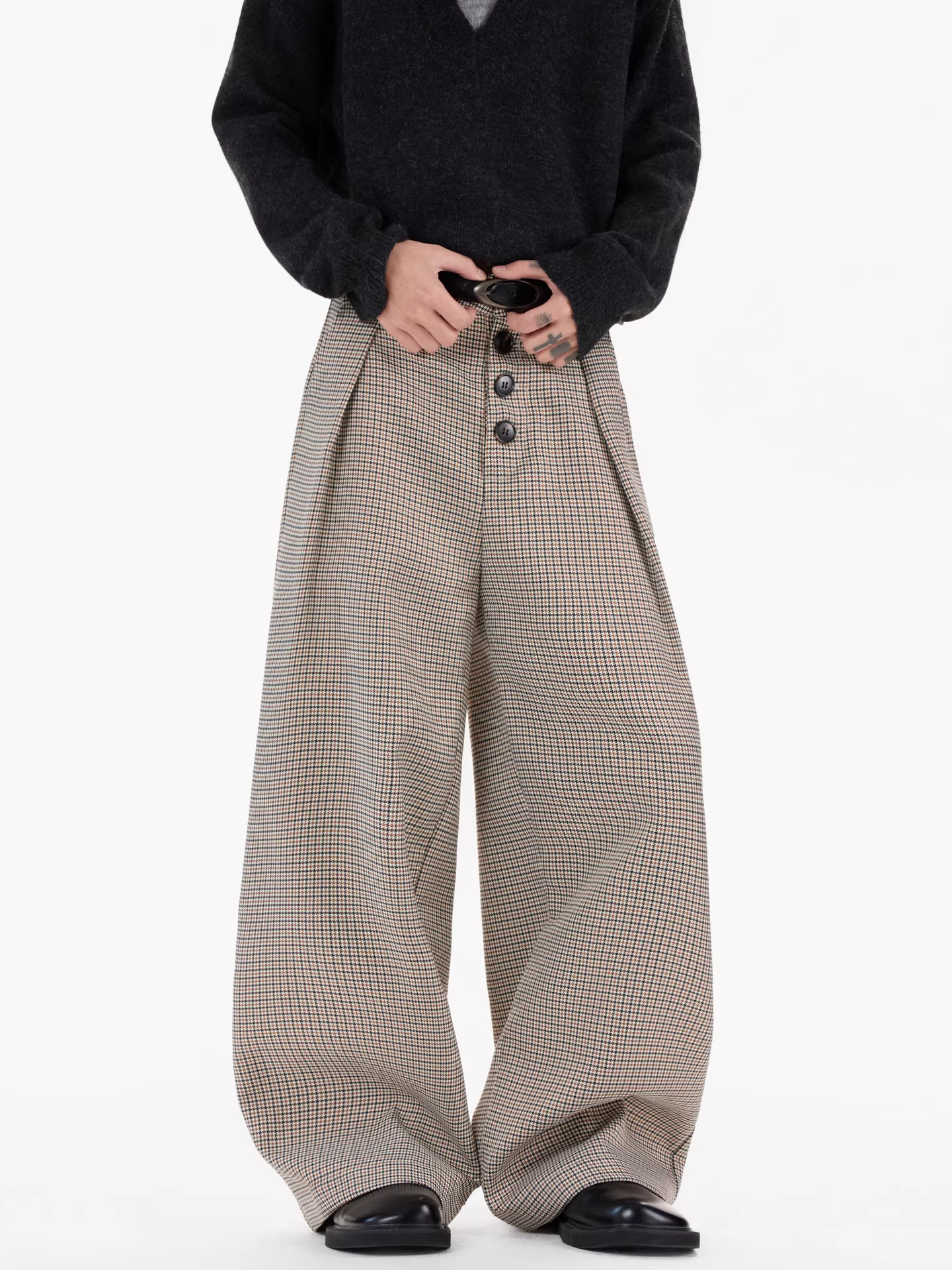 Wukong có quần âu nam kiểu dáng cổ điển, kẻ ô vuông, ống thẳng, quần tây nam kiểu Mỹ, dáng rộng, chất liệu mềm mại, đa năng.