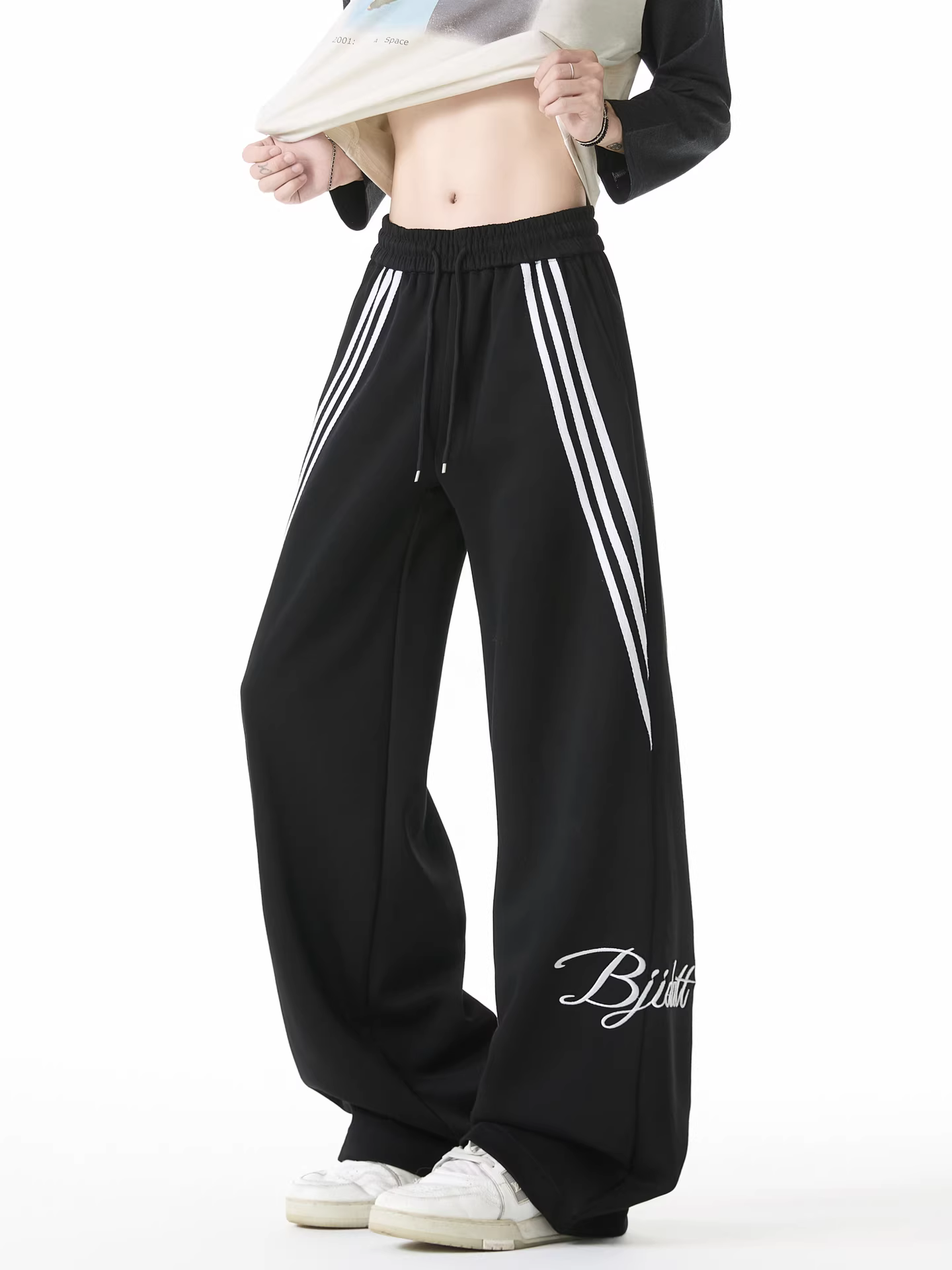 Wukong có sẵn quần thể thao nam kiểu Mỹ thời thượng, họa tiết sọc thêu, chất liệu mềm mại, dáng rộng, đa năng, phong cách mùa thu.