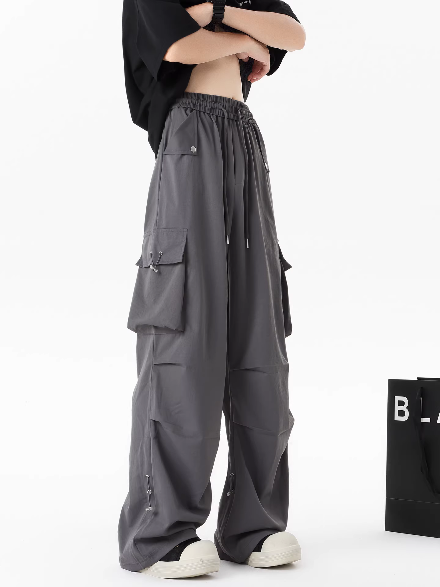 Wukong có sẵn quần cargo ống thẳng nhiều túi phong cách retro Mỹ thời thượng dành cho nam và nữ, quần dài ống rộng đa năng phong cách đường phố.