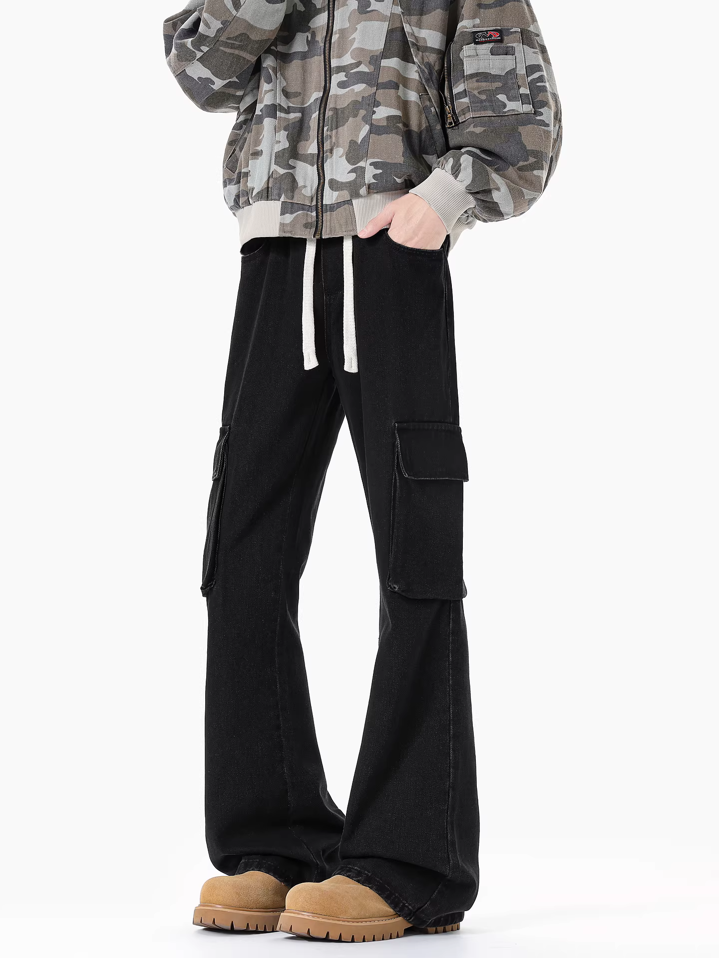 Ngộ Không có sẵn quần jeans ống loe nhiều túi kiểu Mỹ, quần kaki nam thời trang retro rộng rãi có dây rút.