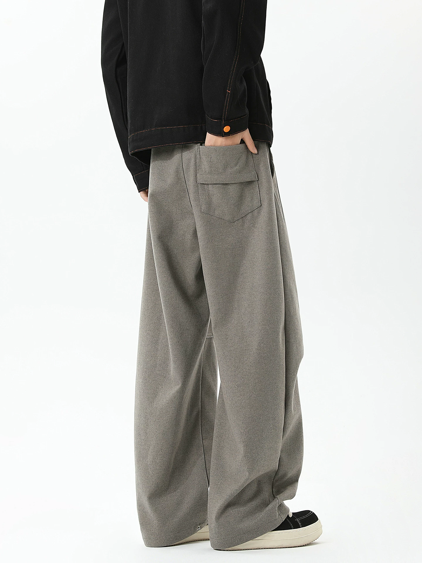 Ngộ Không có sẵn quần ống rộng dáng xuông chất liệu dày dặn 420G, kiểu dáng hiện đại, phong cách retro Mỹ, dành cho nam.