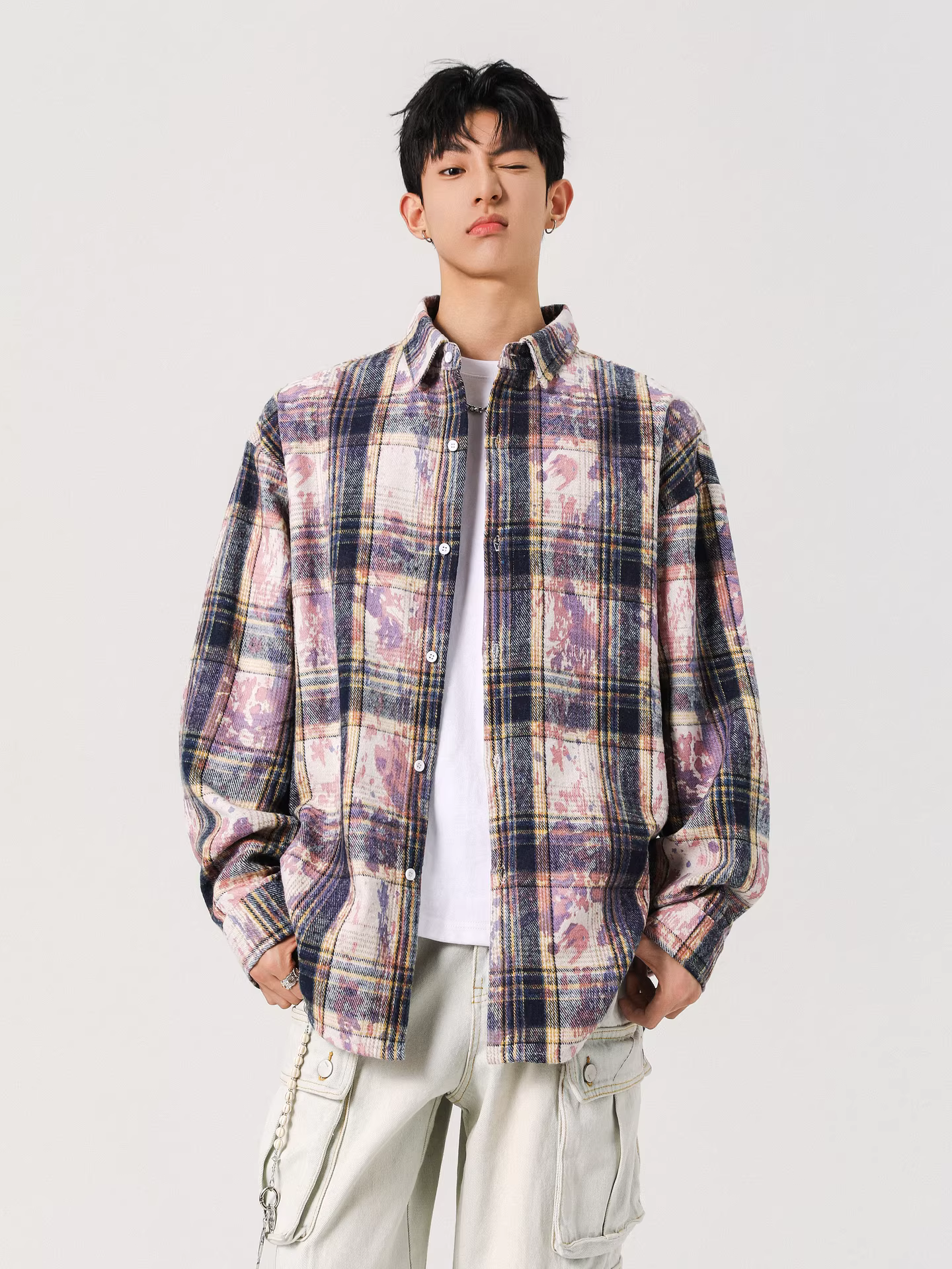 Wukong có sẵn áo sơ mi dài tay kẻ sọc nhuộm chàm phong cách Mỹ thời thượng dành cho nam và nữ, áo sơ mi cặp đôi dáng rộng cổ điển, phong cách giản dị.