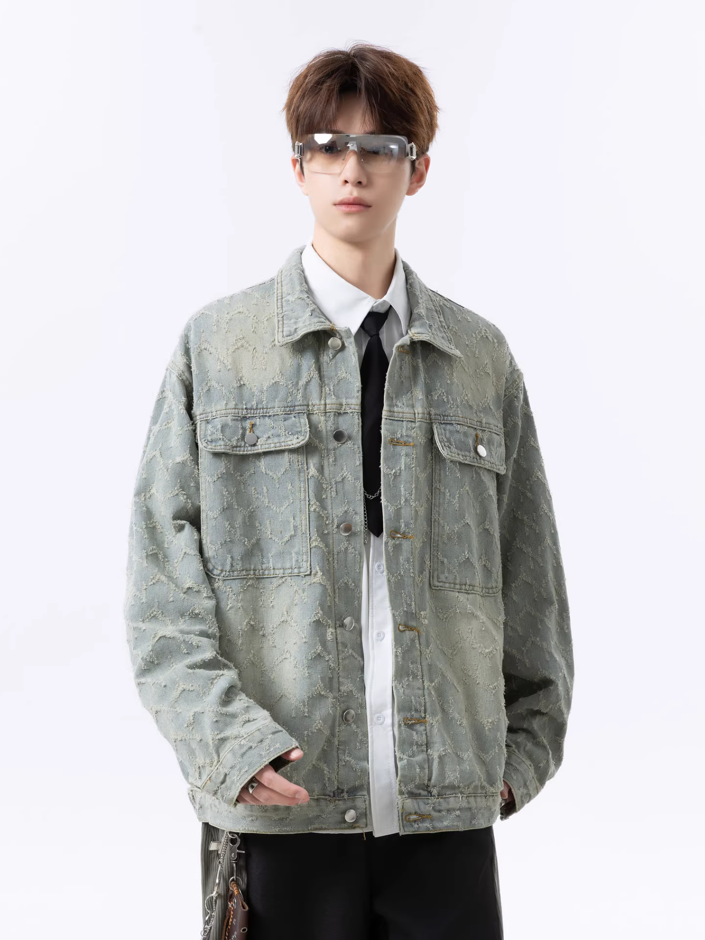 Wukong có sẵn áo khoác denim nam thiết kế độc đáo theo phong cách Mỹ, kiểu dáng vintage rộng rãi, đa năng, phong cách thường ngày.