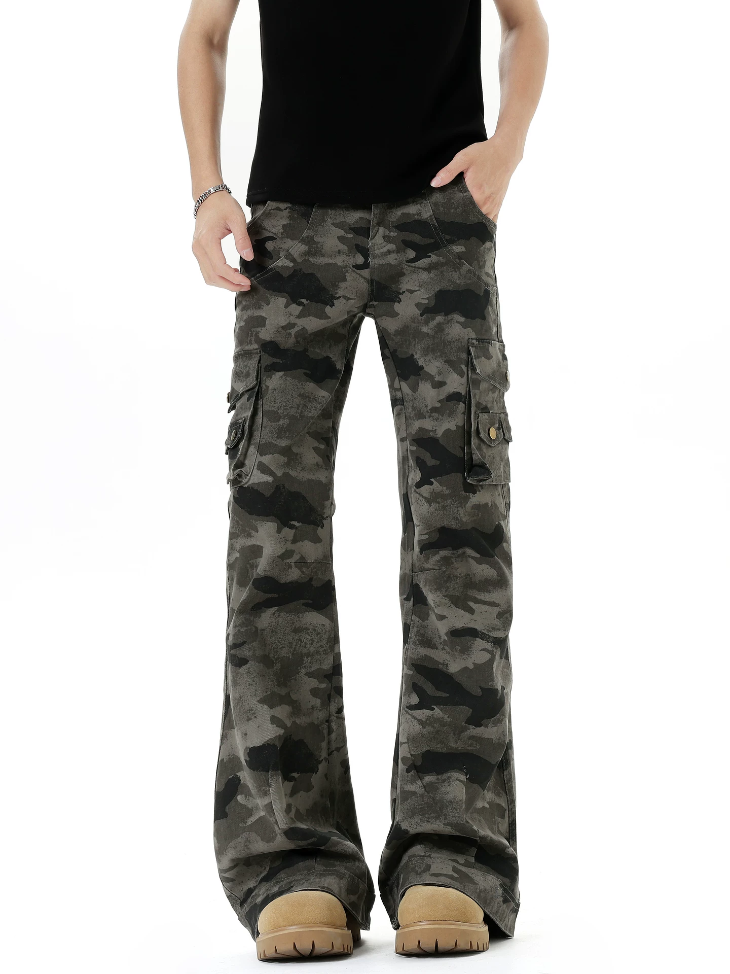 Wukong có sẵn quần cargo ống đứng họa tiết rằn ri cổ điển Mỹ, túi lớn dành cho nam và nữ, quần ống loe dài chấm đất kiểu dáng ôm sát hợp thời trang.