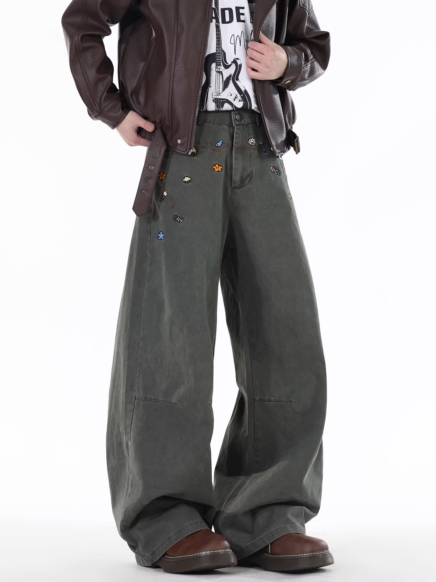 Ngộ Không có sẵn quần cargo ống đứng thêu phong cách Mỹ thời thượng dành cho nam và nữ, quần ống rộng, thoải mái, đa năng.