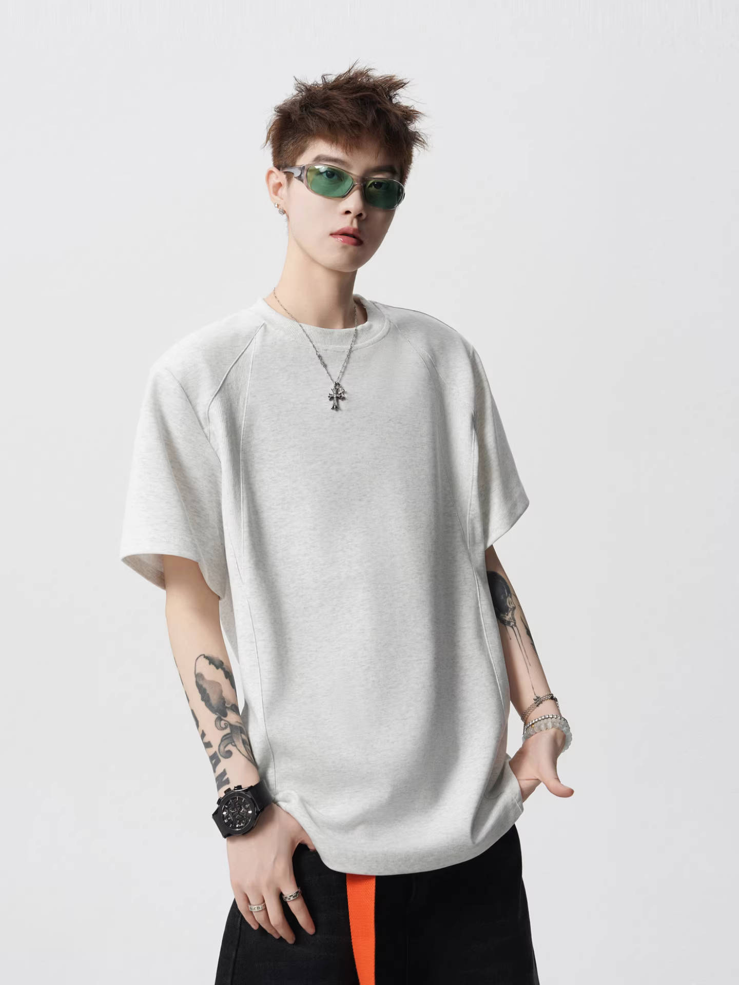 Wukong có sẵn áo thun ngắn tay chất liệu dày dặn, kiểu dáng ghép mảnh theo phong cách Mỹ, thời thượng dành cho nam và nữ, áo thun mùa hè rộng rãi, đa năng dành cho cặp đôi.