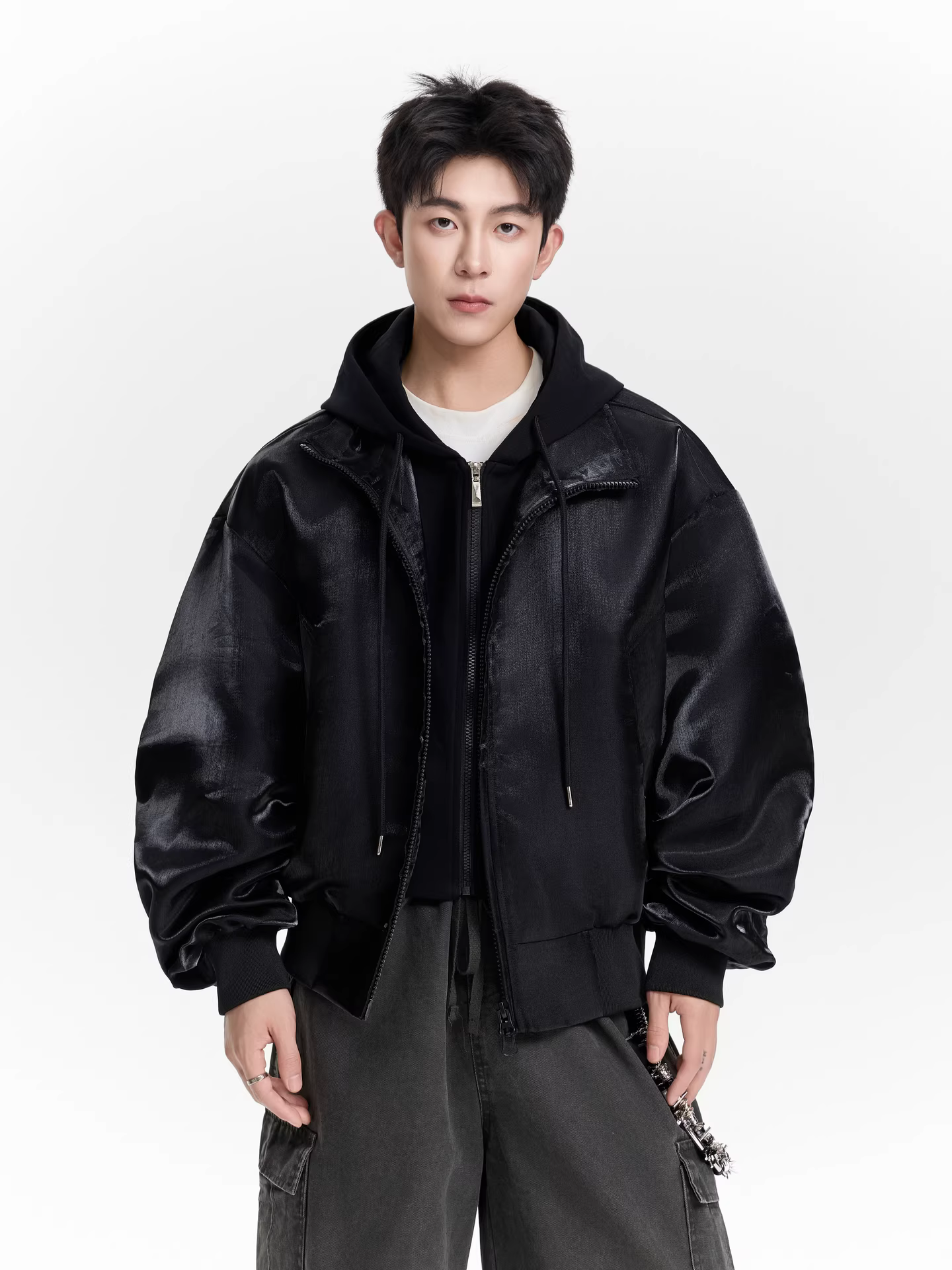 Áo khoác nam phong cách hip-hop Âu Mỹ, chất liệu bóng, màu trơn, kiểu dáng thời trang, có mũ, giả hai lớp, thương hiệu Wukong đang có hàng.