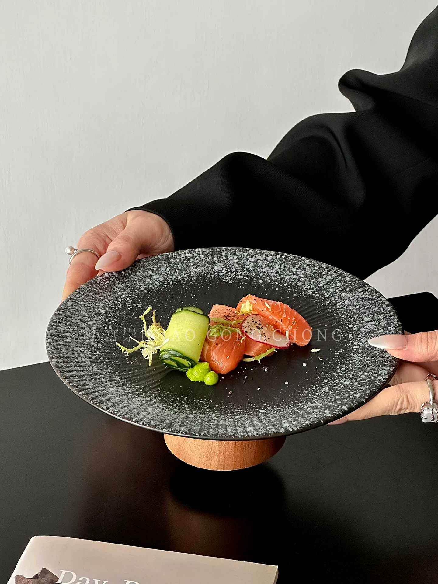 Đĩa steak cao cấp sáng tạo kiểu Nhật, đĩa đựng món ăn gia đình cao cấp tinh tế, đĩa trưng bày sushi chân cao bằng gốm, đĩa đựng món ăn phương Tây