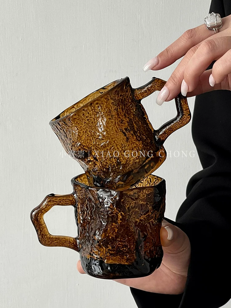Ly thủy tinh màu hổ phách phong cách Ins có tay cầm, ly uống nước gia dụng cao cấp, ly cà phê, ly nước giải khát, ly nước uống.