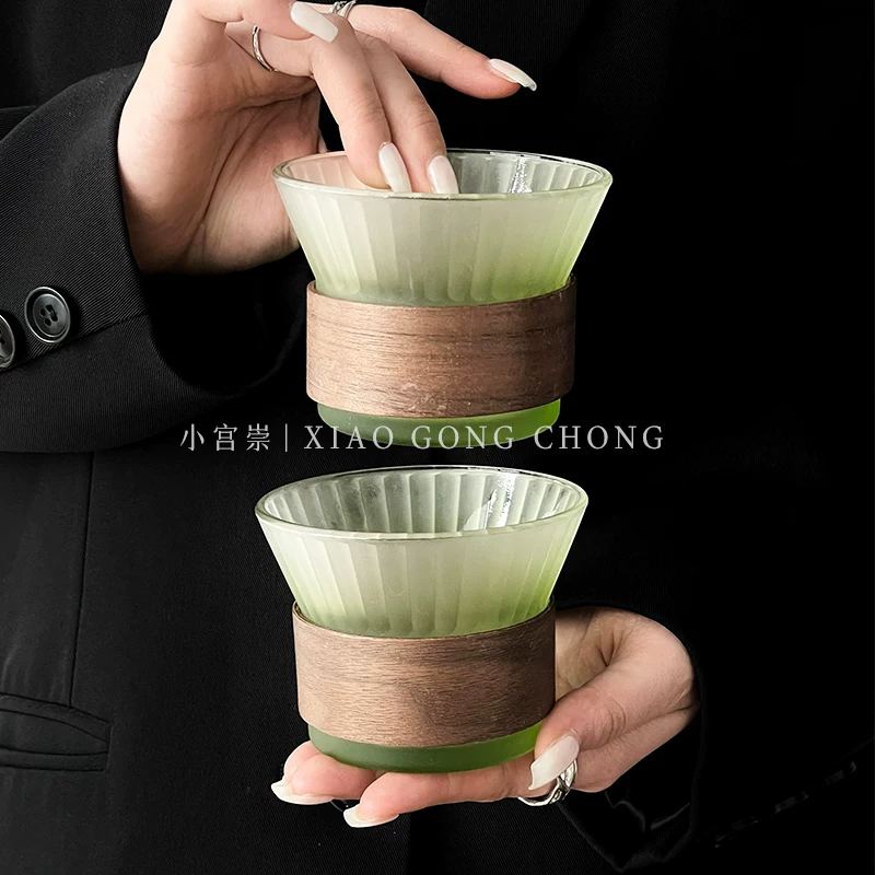 Ly thủy tinh sọc dọc màu xanh gradient dùng trong gia đình, ly uống nước chống bỏng, ly cà phê cao cấp sang trọng, ly uống nước lạnh.
