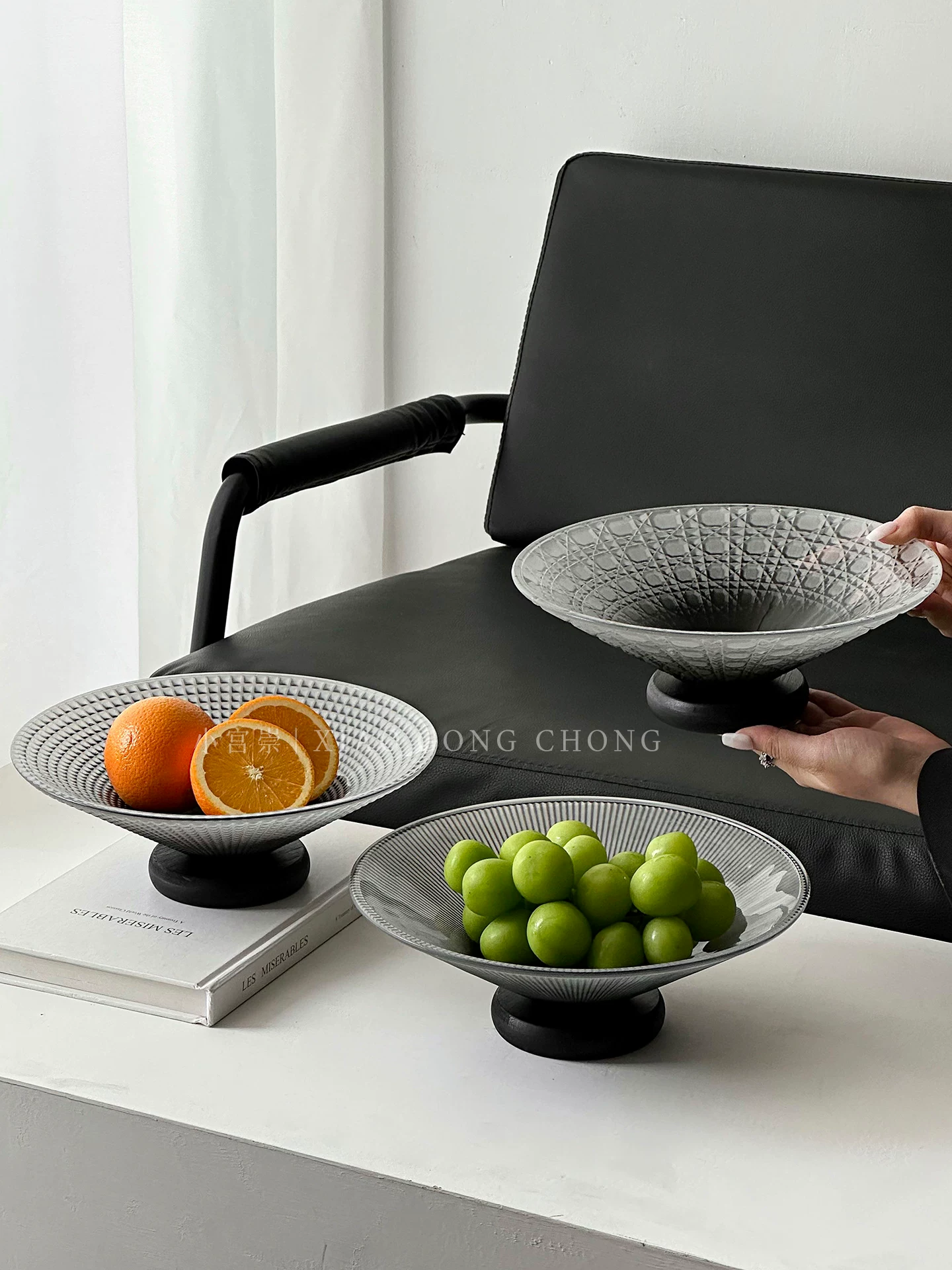 Đĩa trái cây thủy tinh cao cấp để bàn cà phê phòng khách, đĩa đựng hoa quả khô sang trọng và tinh tế, khay trưng bày kẹo và đồ ăn nhẹ.