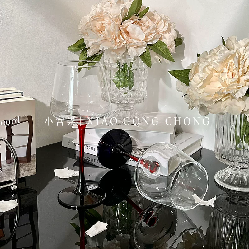 Ly rượu màu đen đỏ pha trộn theo phong cách Instagram lãng mạn Ly rượu kiểu châu Âu Ly rượu sâm banh Ly rượu trái cây ngọt ngào