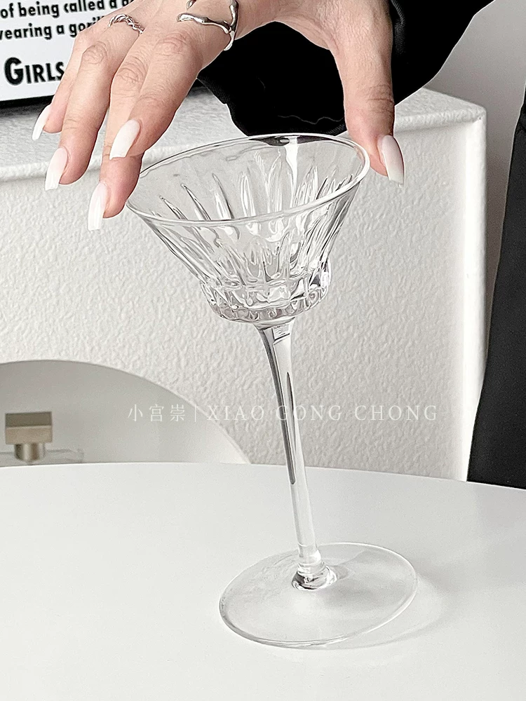 Ly khắc họa tiết kiểu Pháp, ly cocktail cao cấp, ly sâm panh, ly uống rượu tạo không khí ấm cúng, cốc thủy tinh