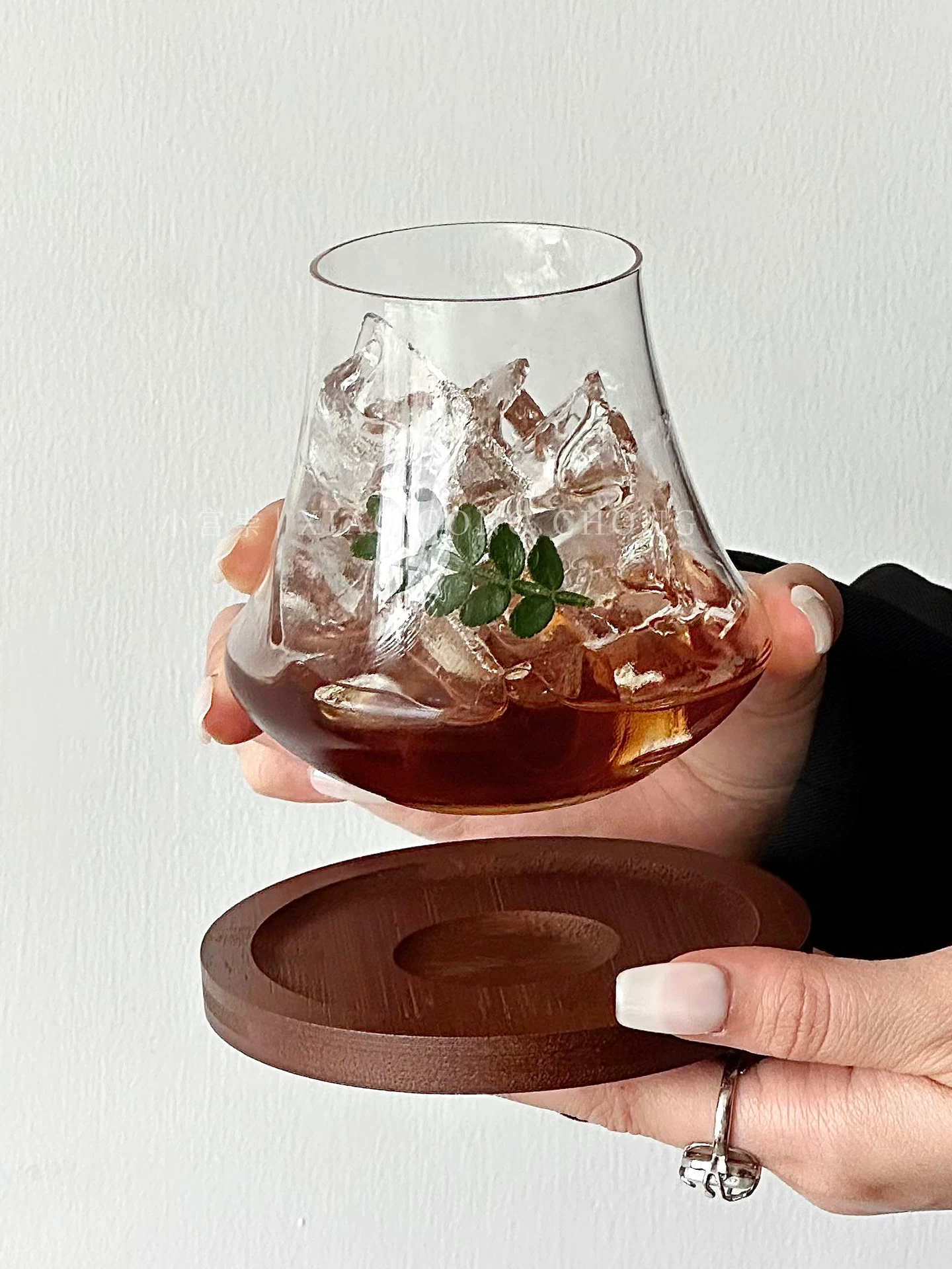 Ly thủy tinh núi Phú Sĩ sáng tạo, hợp thời trang và thẩm mỹ, thích hợp cho cà phê đá Americano, latte sữa, cà phê, nước ép và đồ uống lạnh.