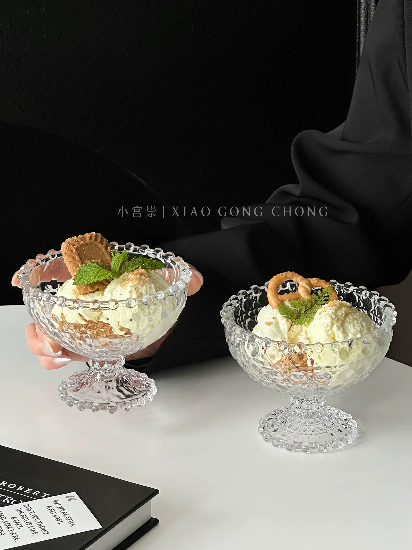 Bát tráng miệng độc đáo, kiểu dáng thấp, viền đính hạt, cốc kem thời thượng, bát sữa chua thủy tinh, cốc nước ép và đồ uống lạnh.