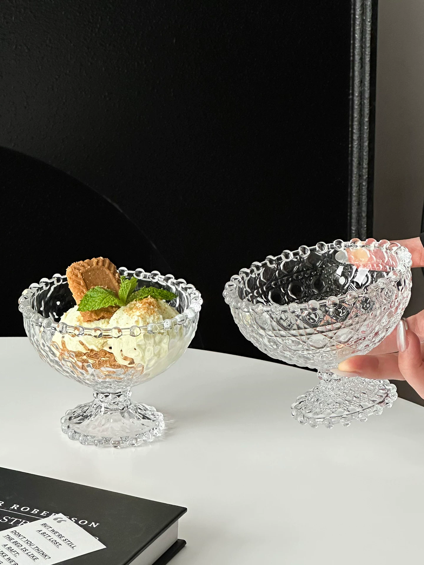 Bát tráng miệng độc đáo, kiểu dáng thấp, viền đính hạt, cốc kem thời thượng, bát sữa chua thủy tinh, cốc nước ép và đồ uống lạnh.
