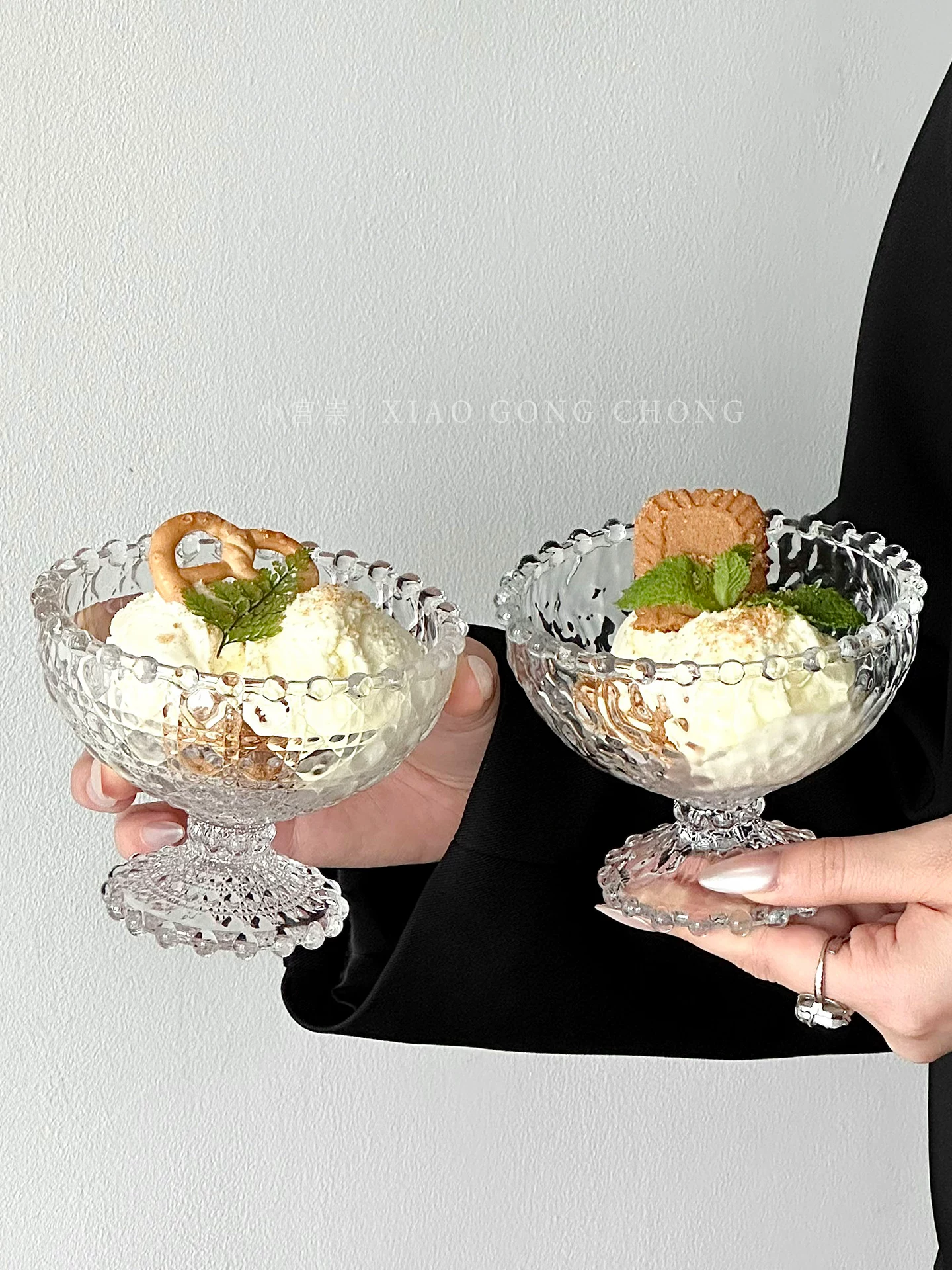 Bát tráng miệng độc đáo, kiểu dáng thấp, viền đính hạt, cốc kem thời thượng, bát sữa chua thủy tinh, cốc nước ép và đồ uống lạnh.
