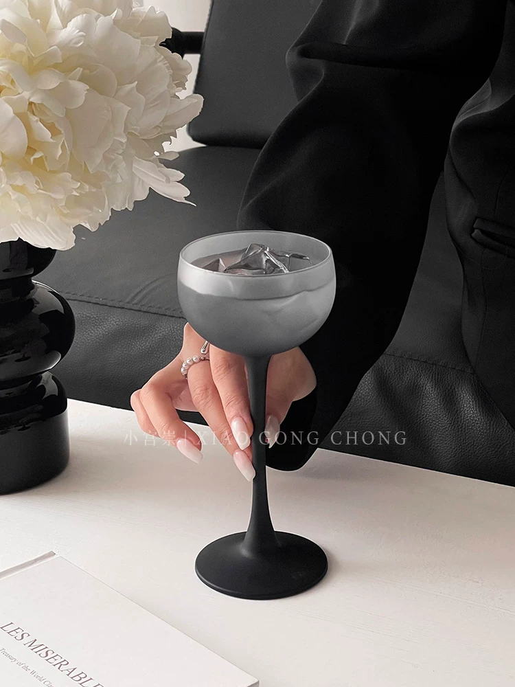 Ly cocktail nữ thiết kế độc đáo, màu đen mờ chuyển sắc, phiên bản đặc biệt