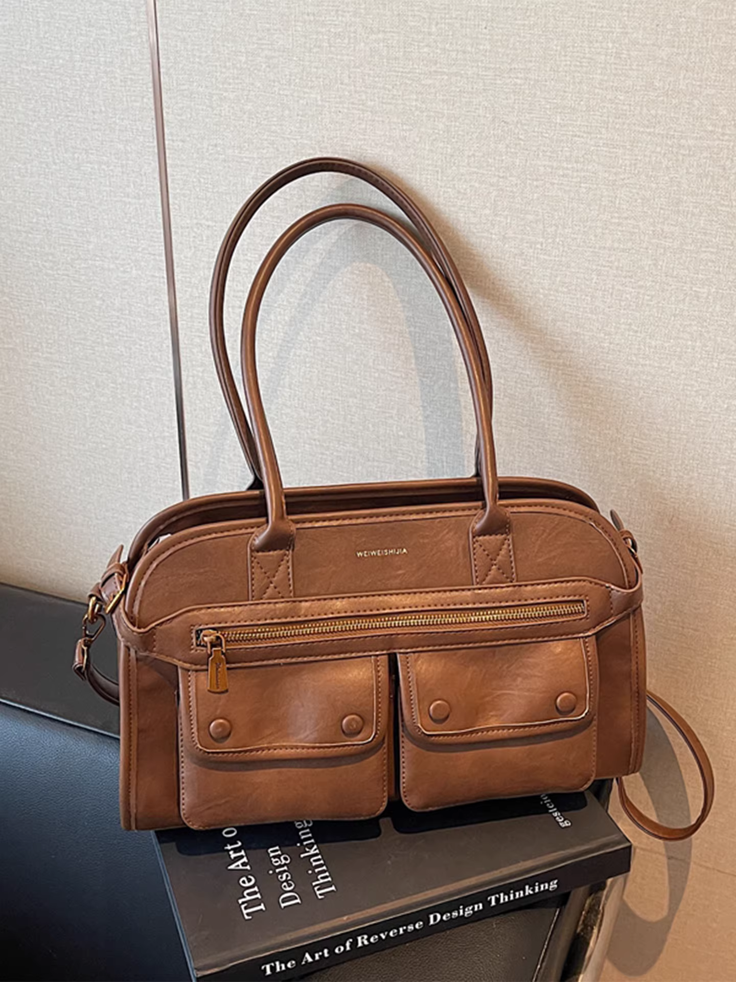 Túi xách nữ cỡ lớn, phong cách retro thu đông 2025, túi đeo chéo cá tính, túi đeo vai/nách, túi đi làm kiểu gối.