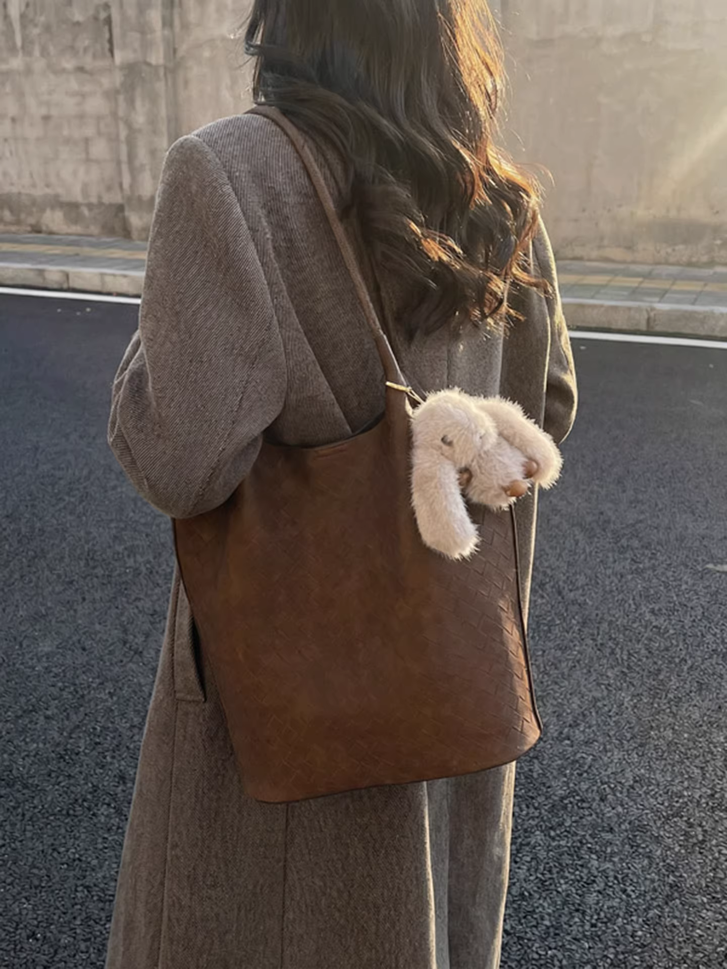 Túi đeo chéo nữ kiểu retro, dung tích lớn, mẫu mới thu đông 2025, đa năng, chất liệu dệt, túi mẹ chồng, dùng đi làm và đi làm, túi tote đựng đồ công sở