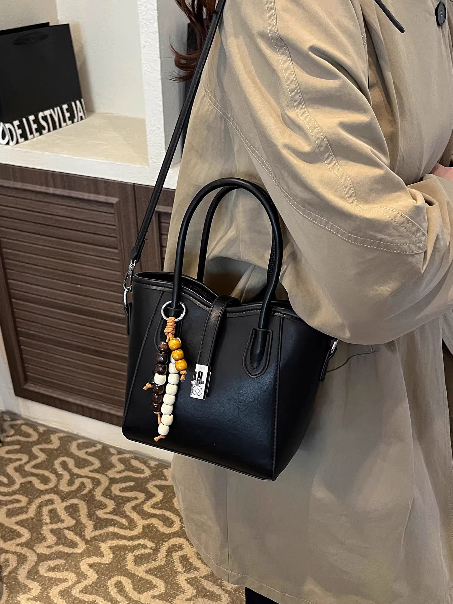 Những chiếc túi nhỏ phổ biến dành cho nữ trong mùa thu đông năm nay, túi đeo chéo vai đa năng kiểu retro 2025 mới siêu hot