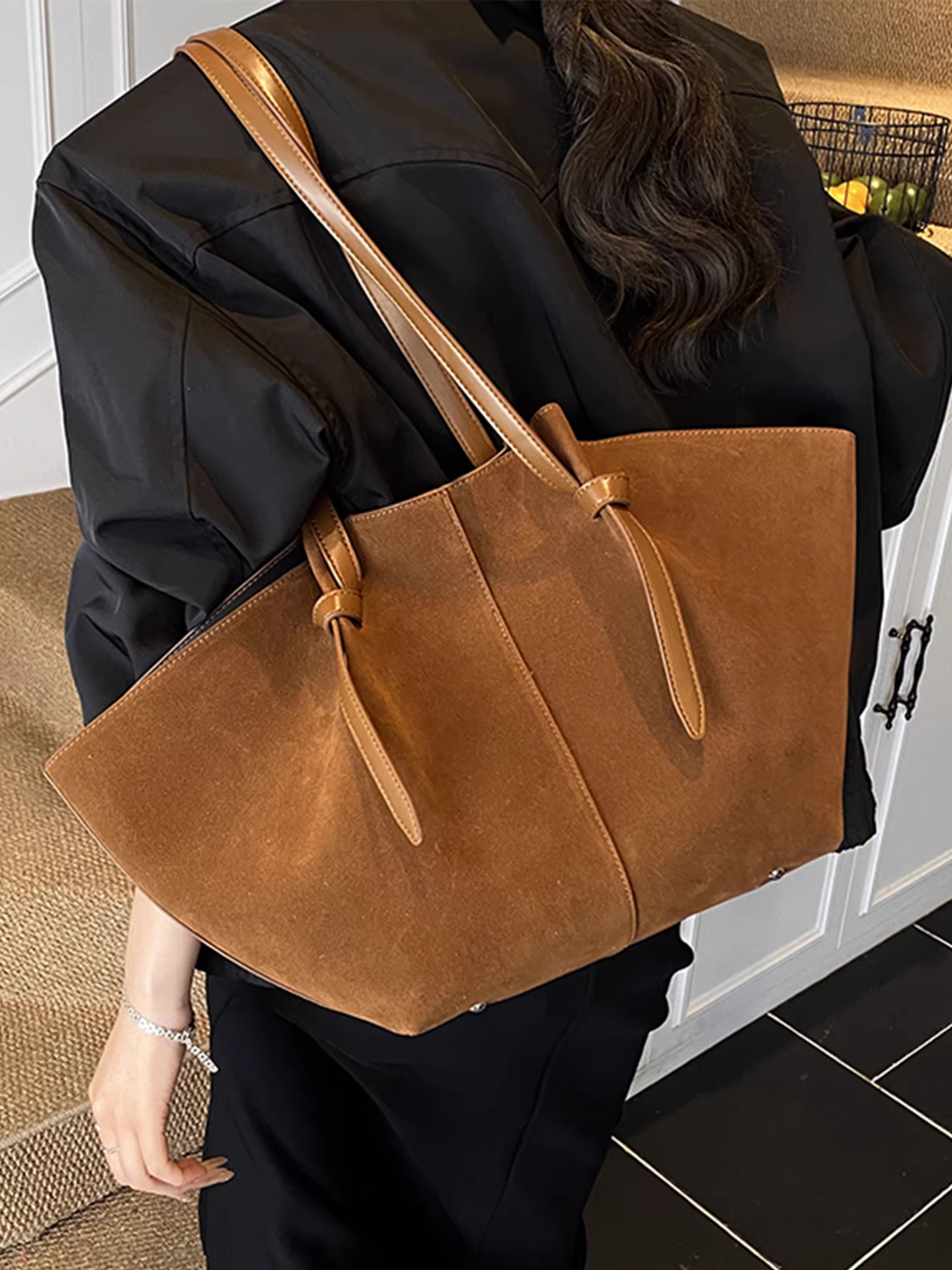 Túi xách nữ vintage mờ, dung tích lớn, mẫu mới thu đông 2025, đa năng, đeo vai, túi tote đi làm.