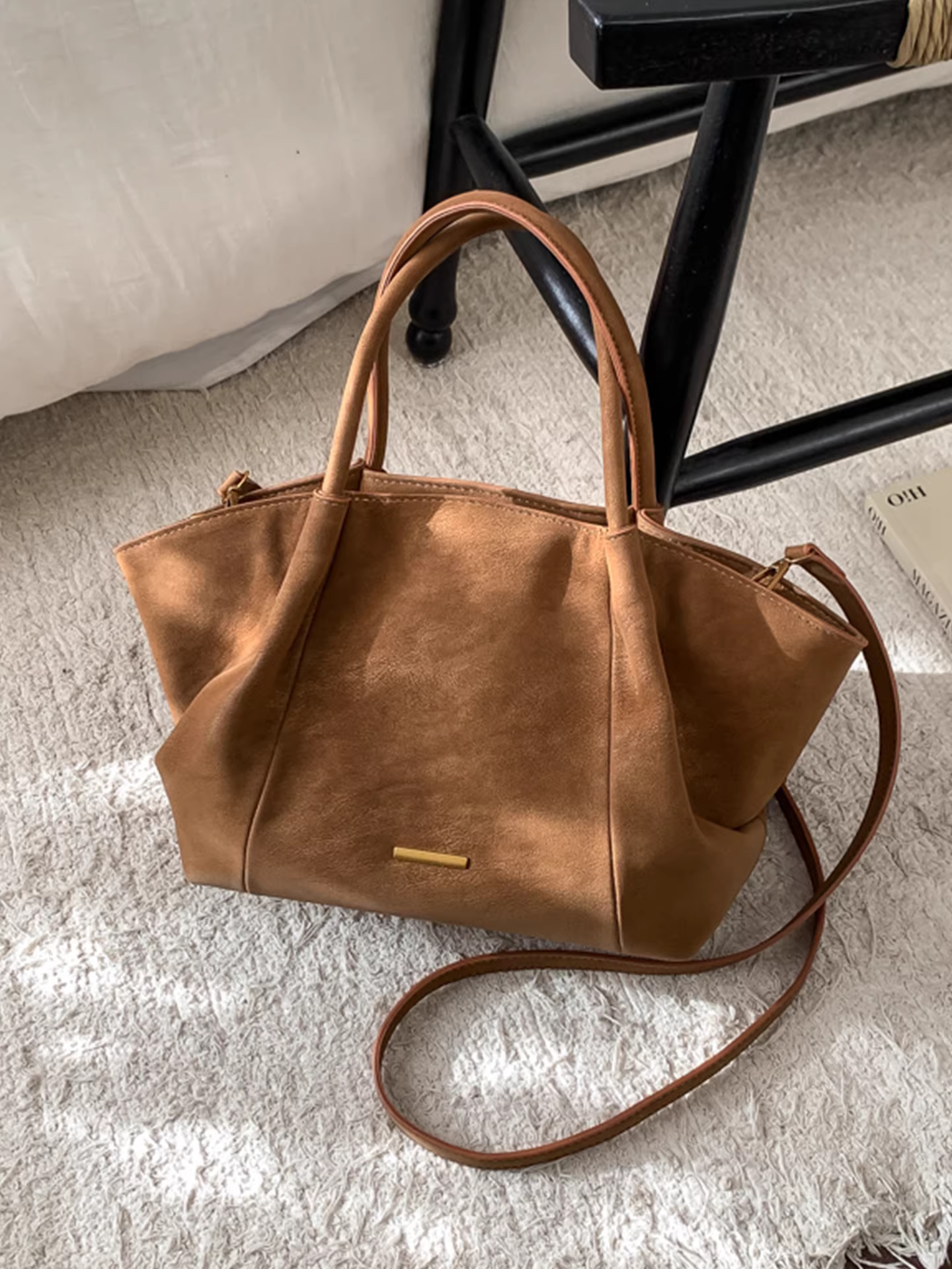 Túi đeo chéo nữ cỡ lớn phong cách retro, mẫu mới thu đông 2025, kiểu xếp ly, đeo vai/chéo, thích hợp đi làm.