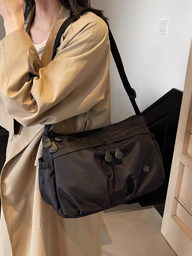 Túi nylon nữ, dung tích lớn, mẫu mới thu đông 2025, đa năng, đeo vai, đeo chéo, túi tote đi làm