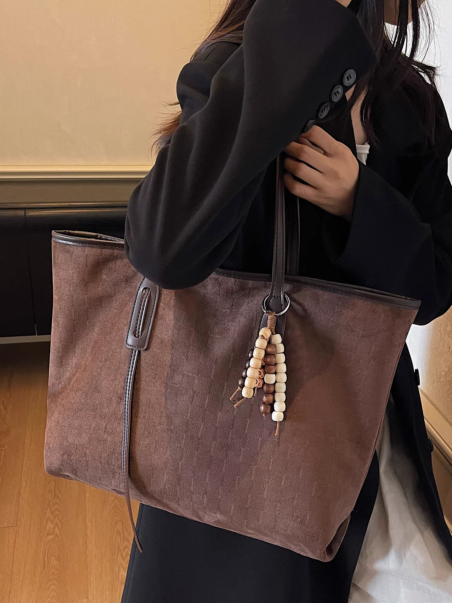 Túi da lộn cỡ lớn dành cho nữ, đa năng trong mùa thu đông, túi đeo vai retro mới năm 2025, túi tote dành cho sinh viên đi học