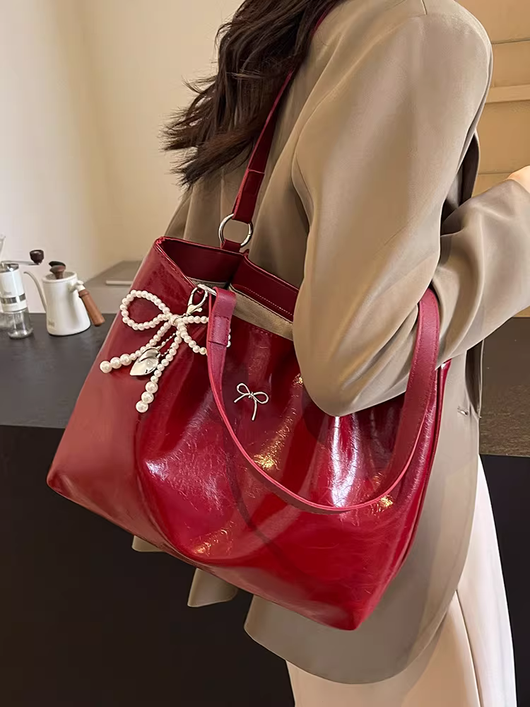Túi tote nữ 2025 mẫu mới, dung tích lớn, túi đi làm thiết kế độc đáo, cao cấp, màu đỏ hot trend, đeo vai