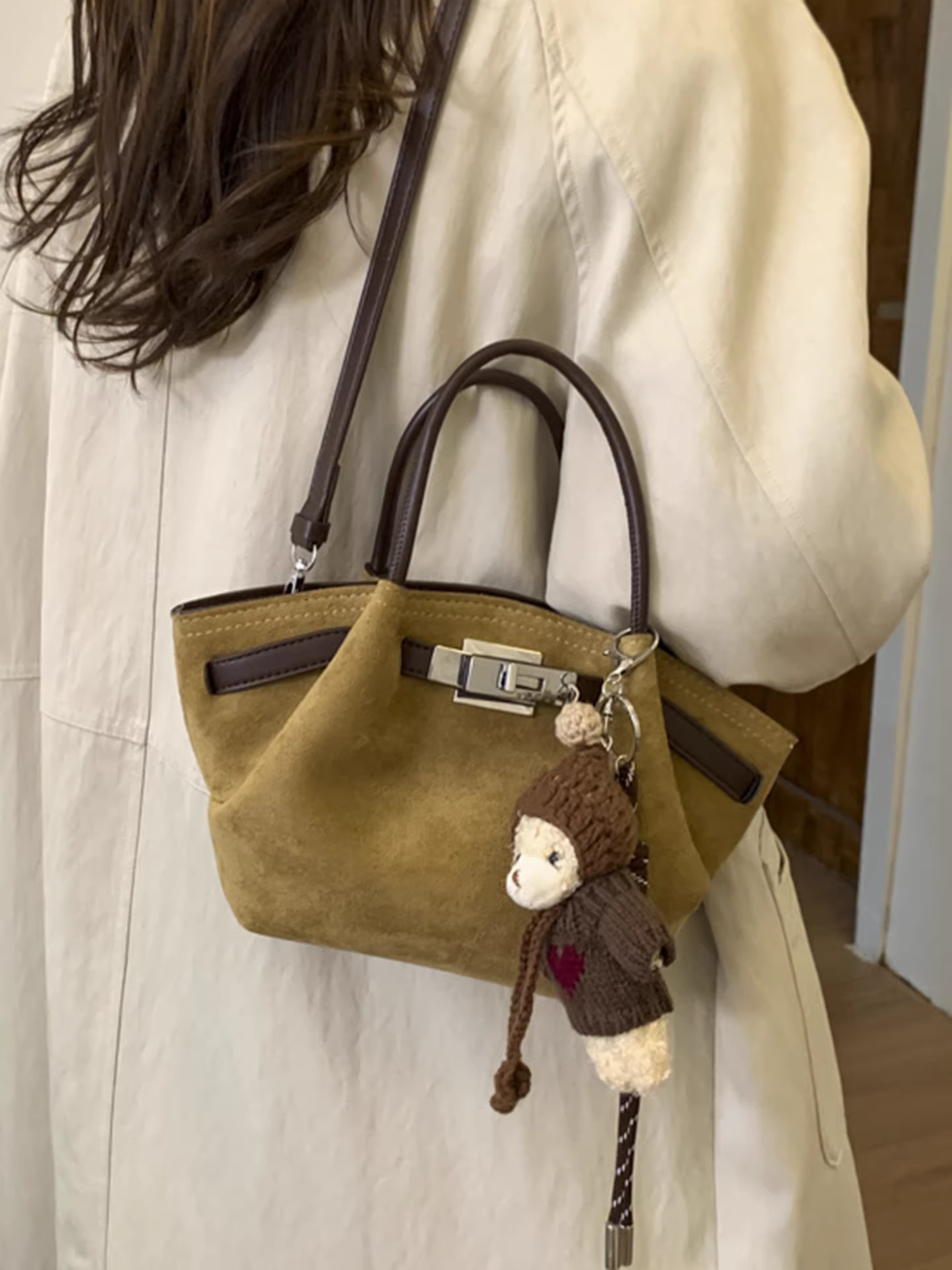 Túi xách cao cấp dành cho nữ, phong cách retro thu đông 2025, túi đeo chéo xếp ly mờ mới, túi tote cầm tay đang thịnh hành