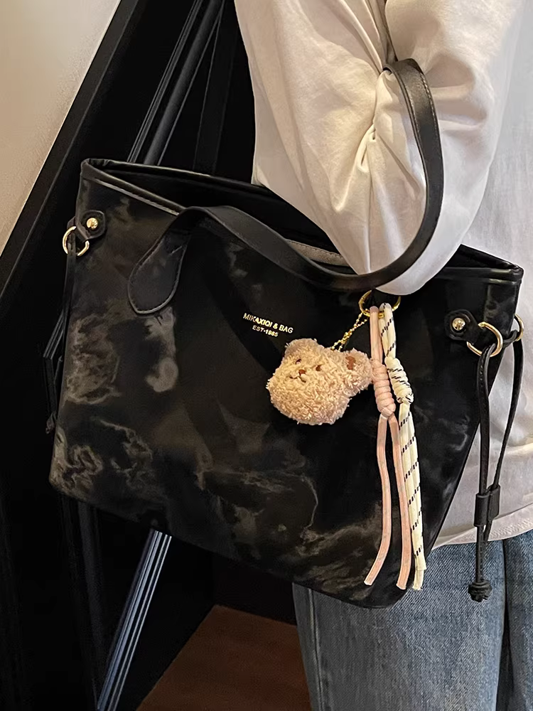 Túi xách nữ cỡ lớn mùa hè 2025 đa năng đeo vai/nách, kiểu dáng giản dị, chất liệu có vân, thích hợp đi làm, đi chơi